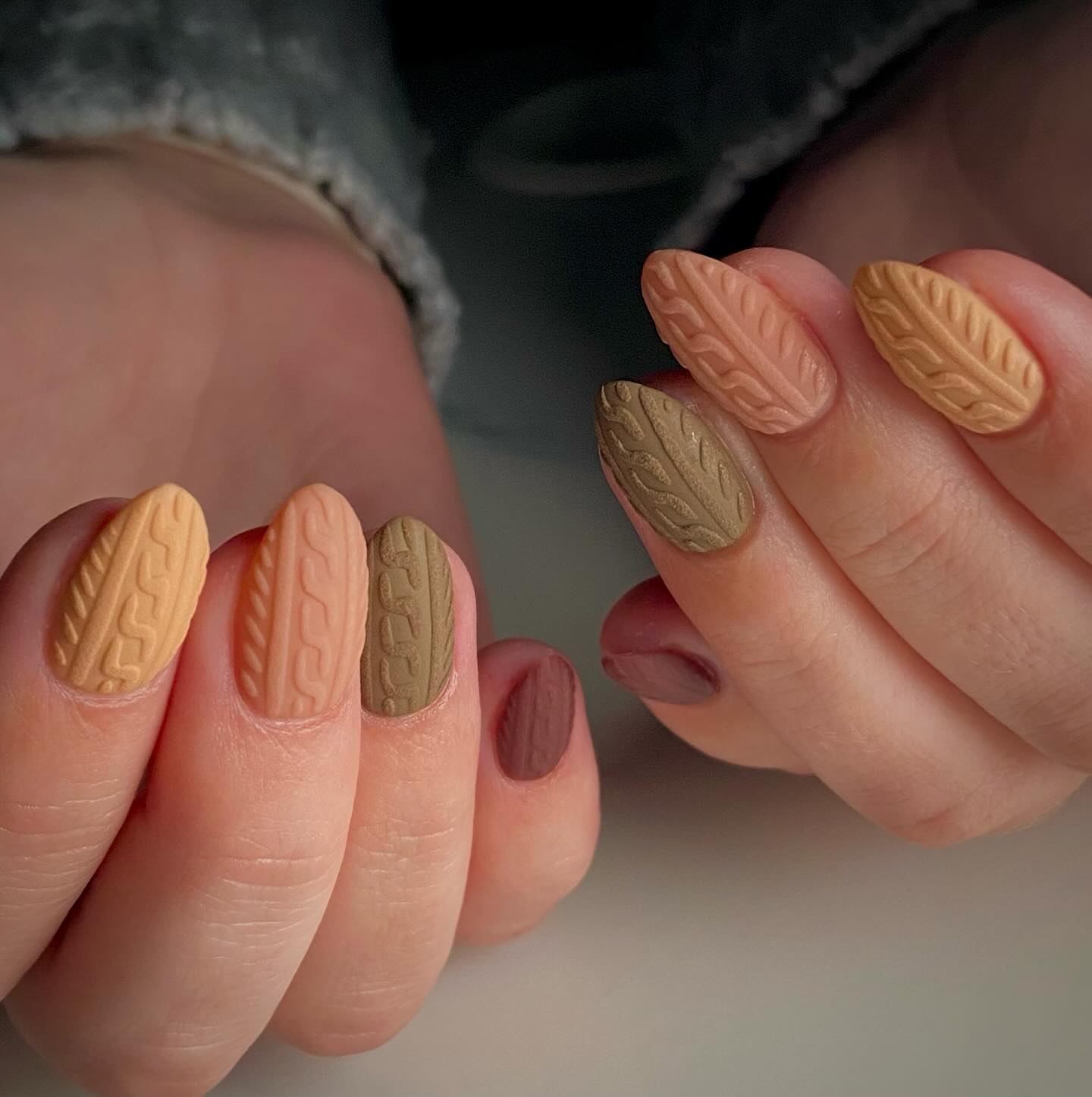 Cozy Cable Knit Matte Sweater Nails