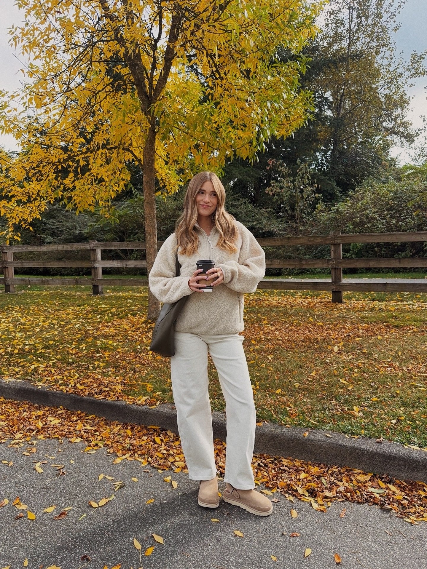 Cozy Cream Fleece And White Trousers Fall Outfit