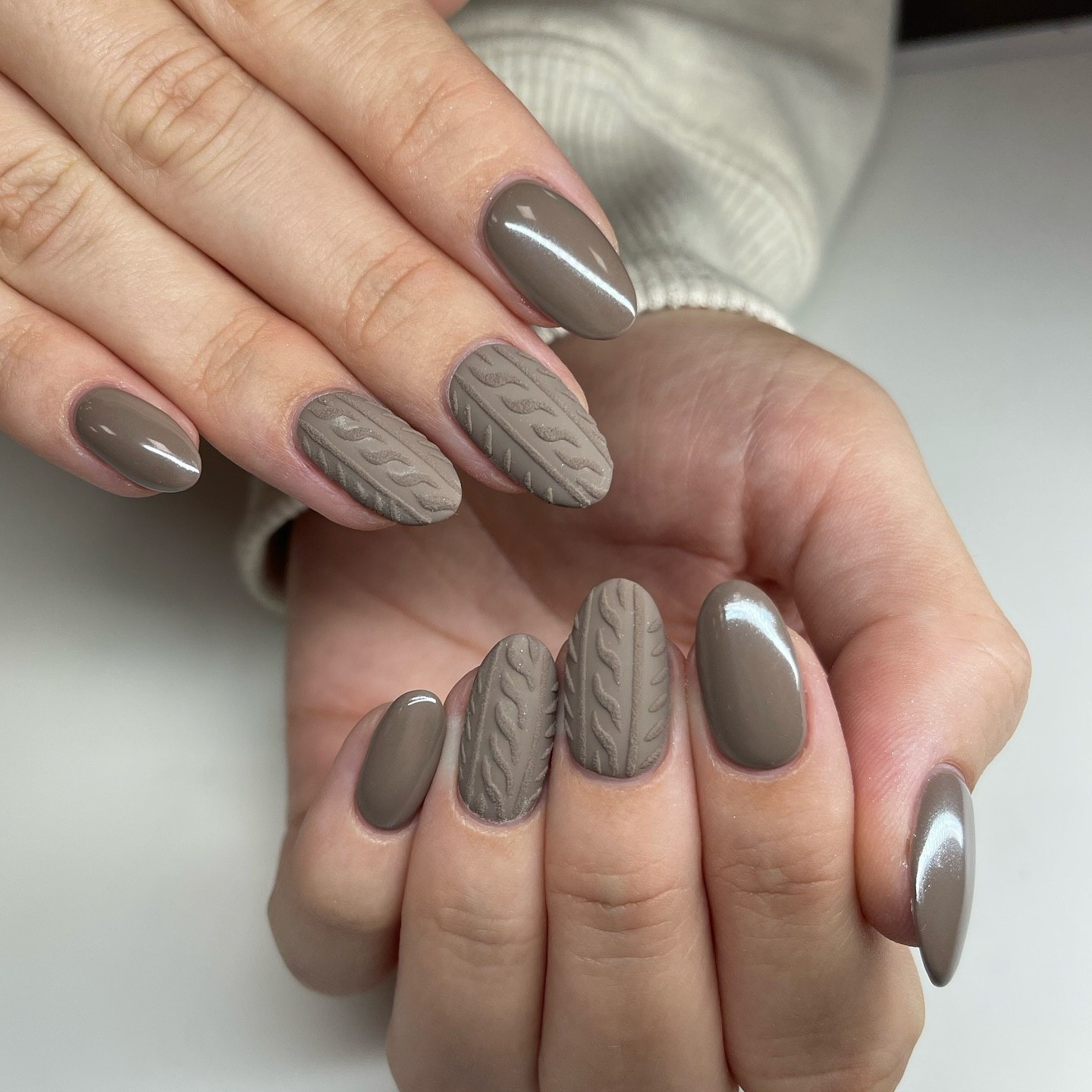 Cozy Taupe Cable Knit Matte Nails