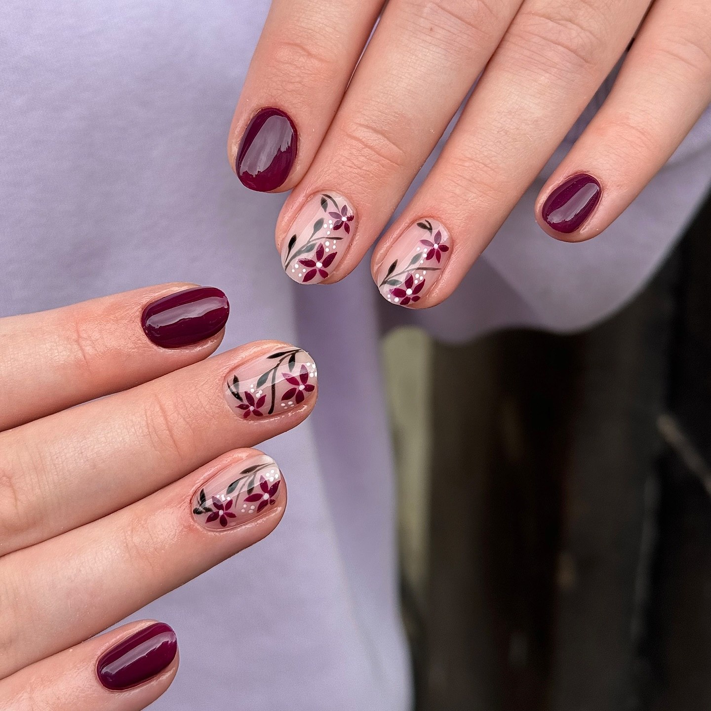 Deep Plum Floral Accent Short Oval Nails
