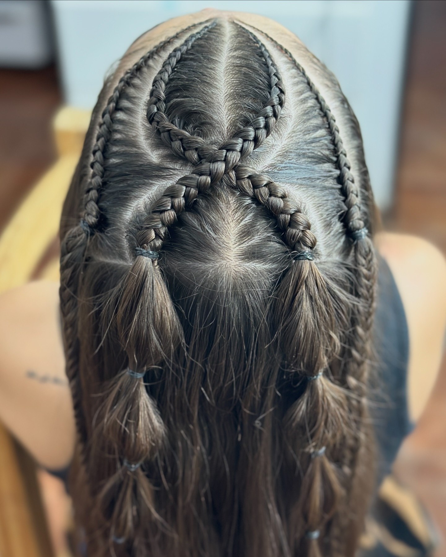 Geometric Crown Braids With Micro Braids