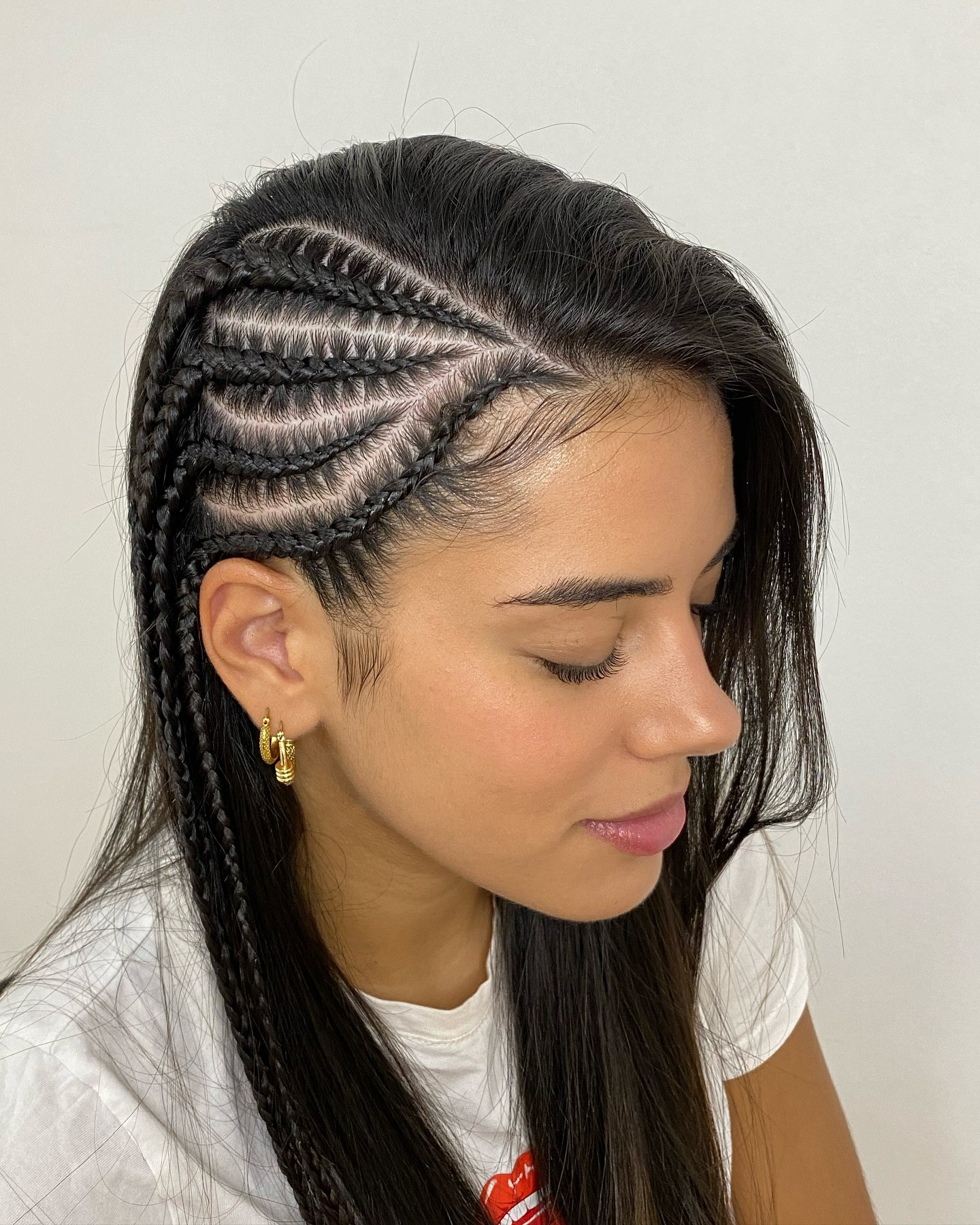 Geometric Side Braids With Loose Waves