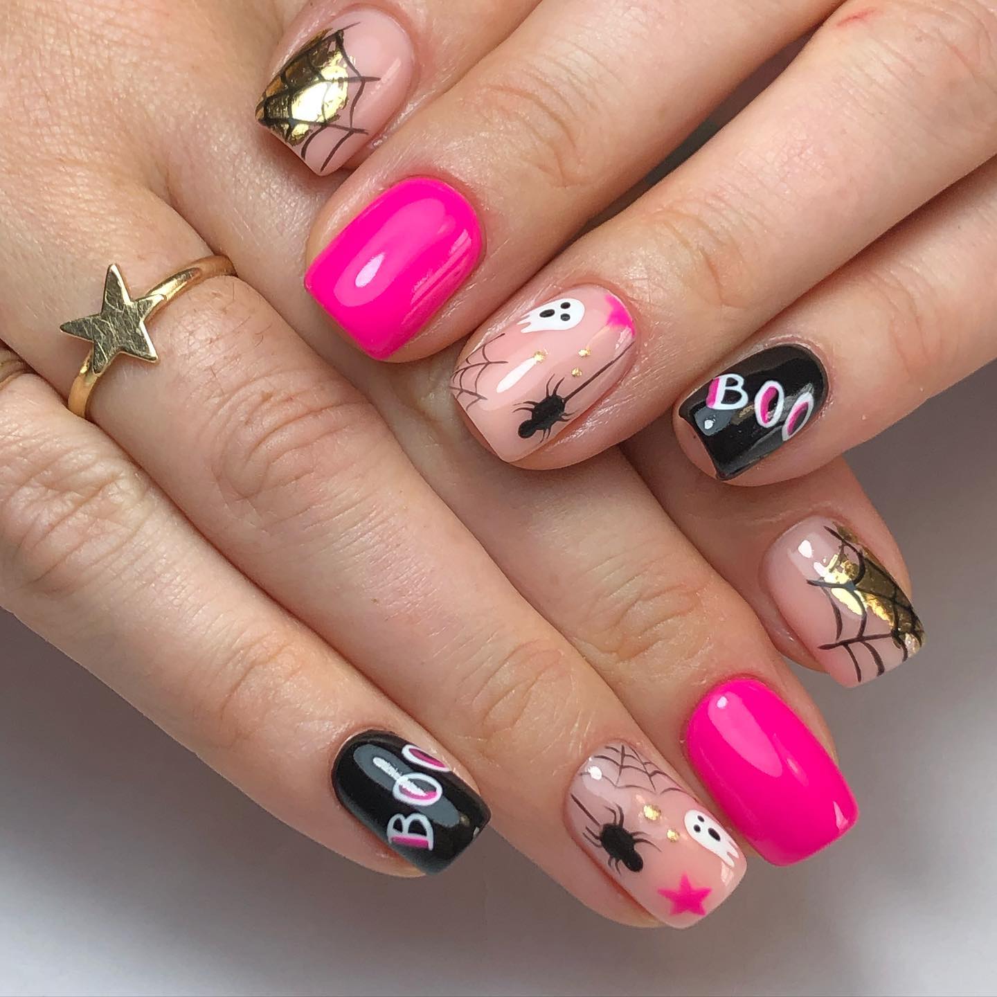 Hot Pink & Spooky Halloween Nail Art