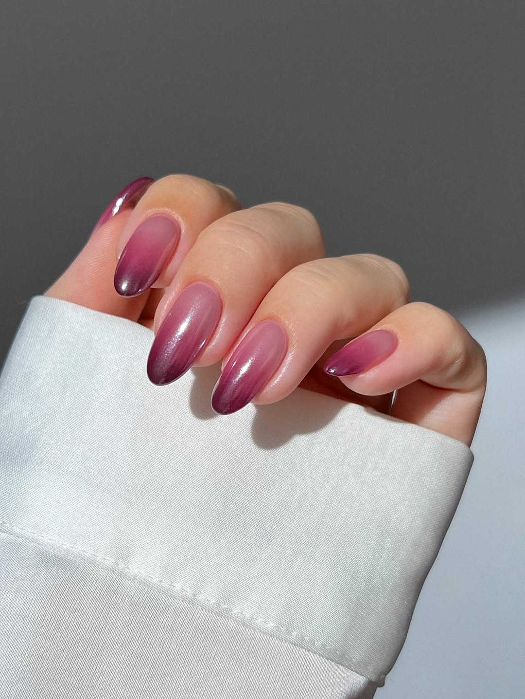 Mauve Berry Ombre Glossy Oval Nails