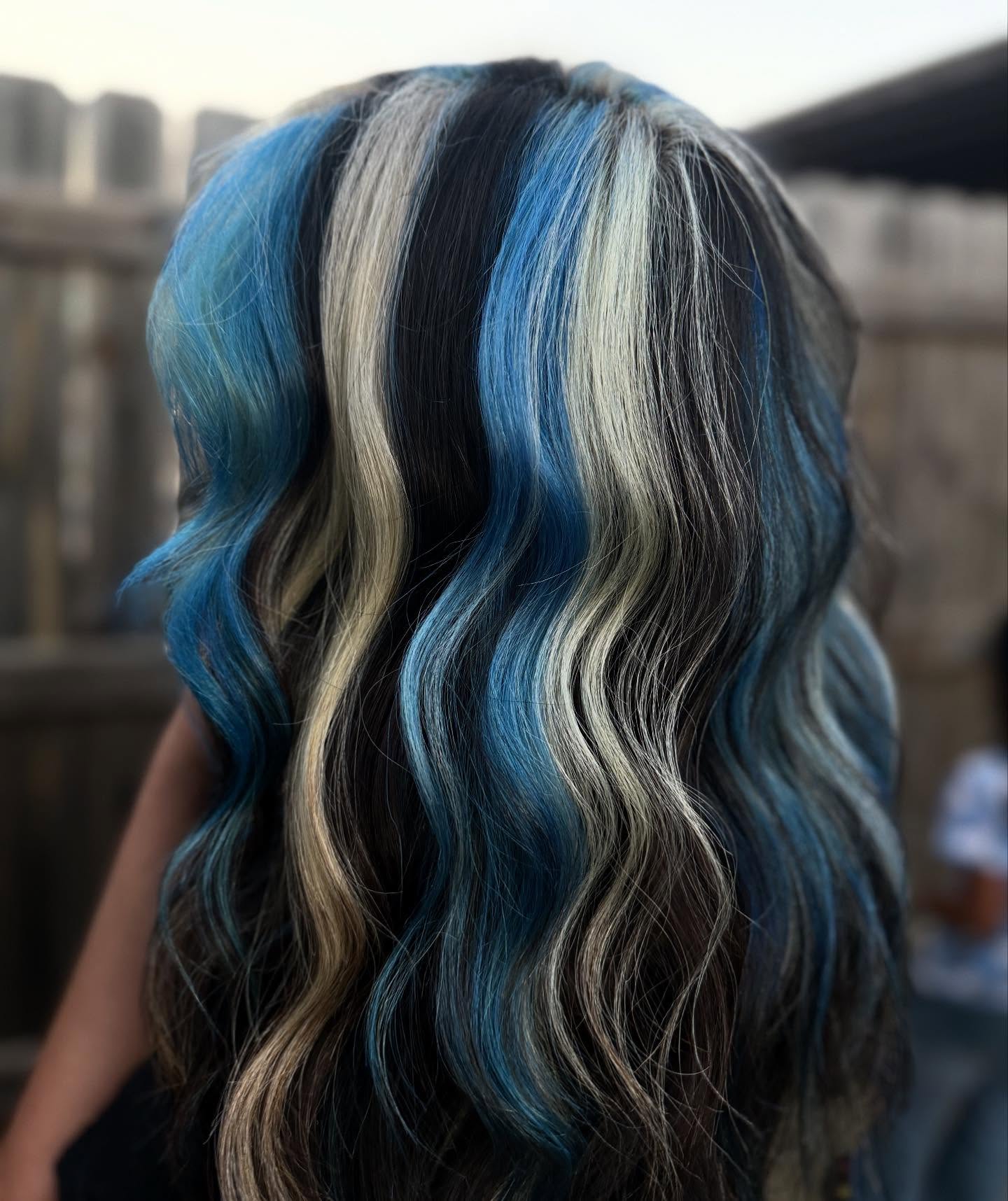 Multi Dimensional Blue And Platinum Chunk Highlights