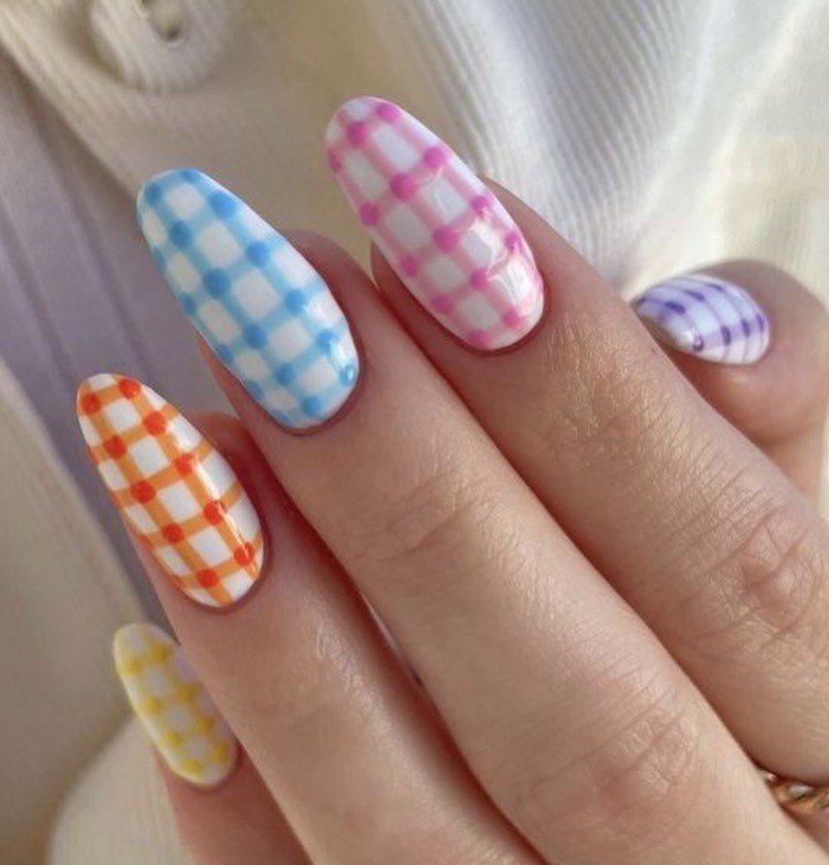 Pastel Gingham Checkered Oval Nails
