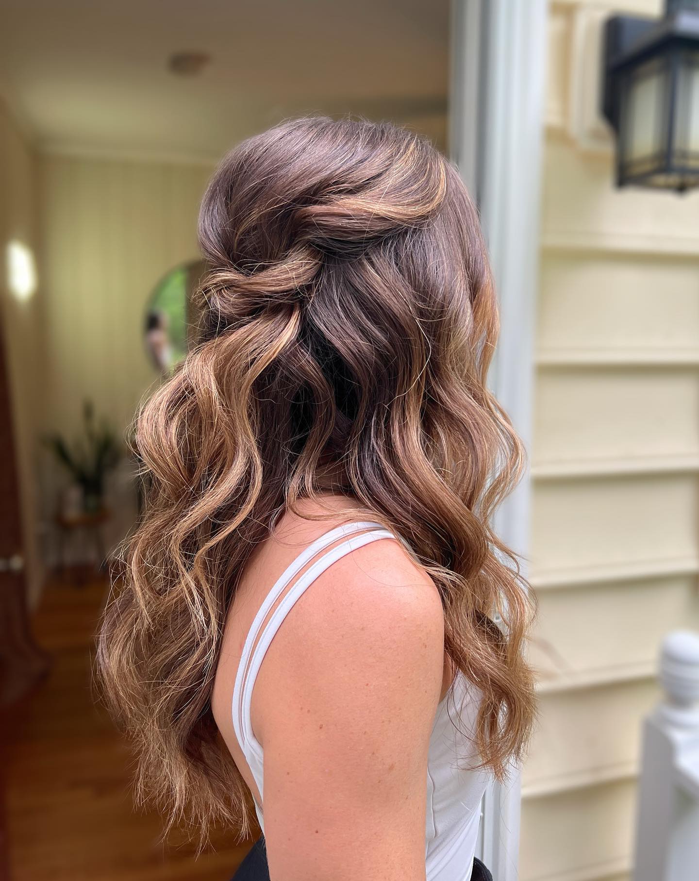 Soft Half Up Twisted Waves For Summer Vacation