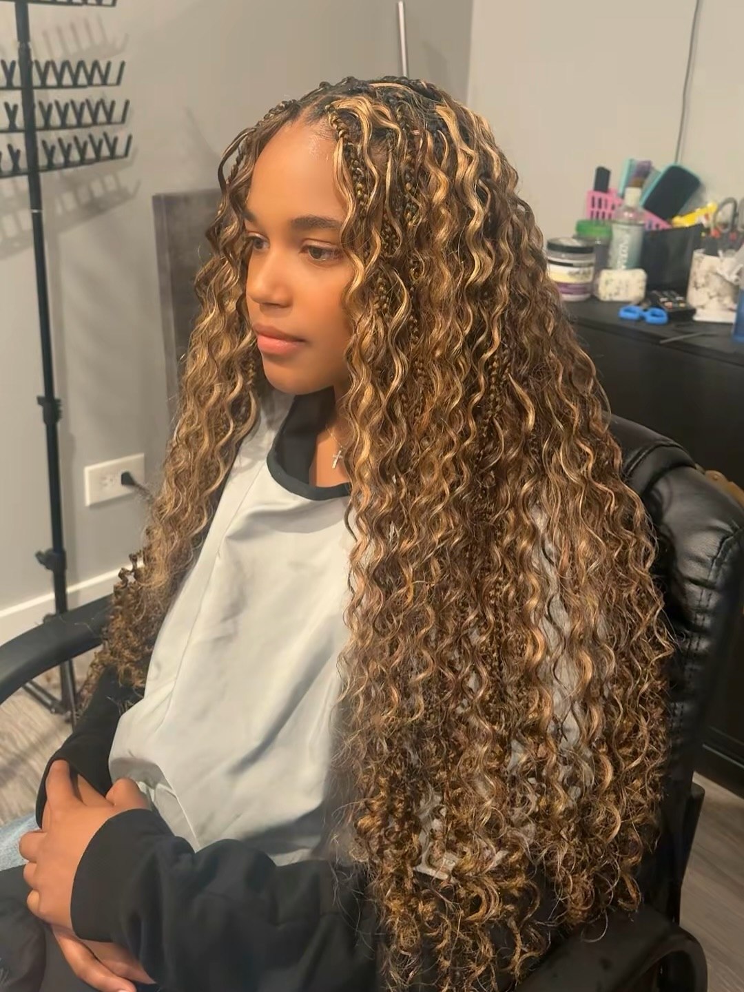 Boho Knotless Braids With Honey Blonde Highlights