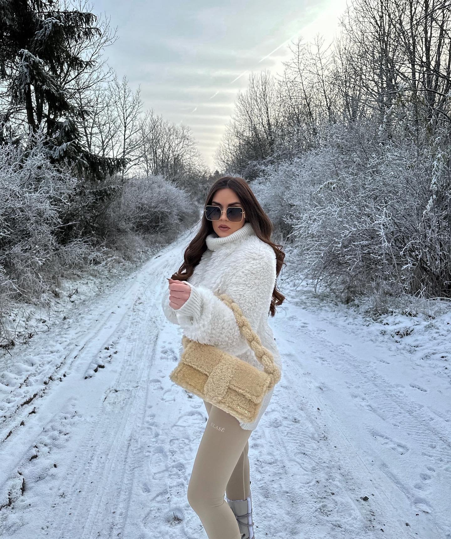Cozy White Teddy Coat and Beige Leggings Look