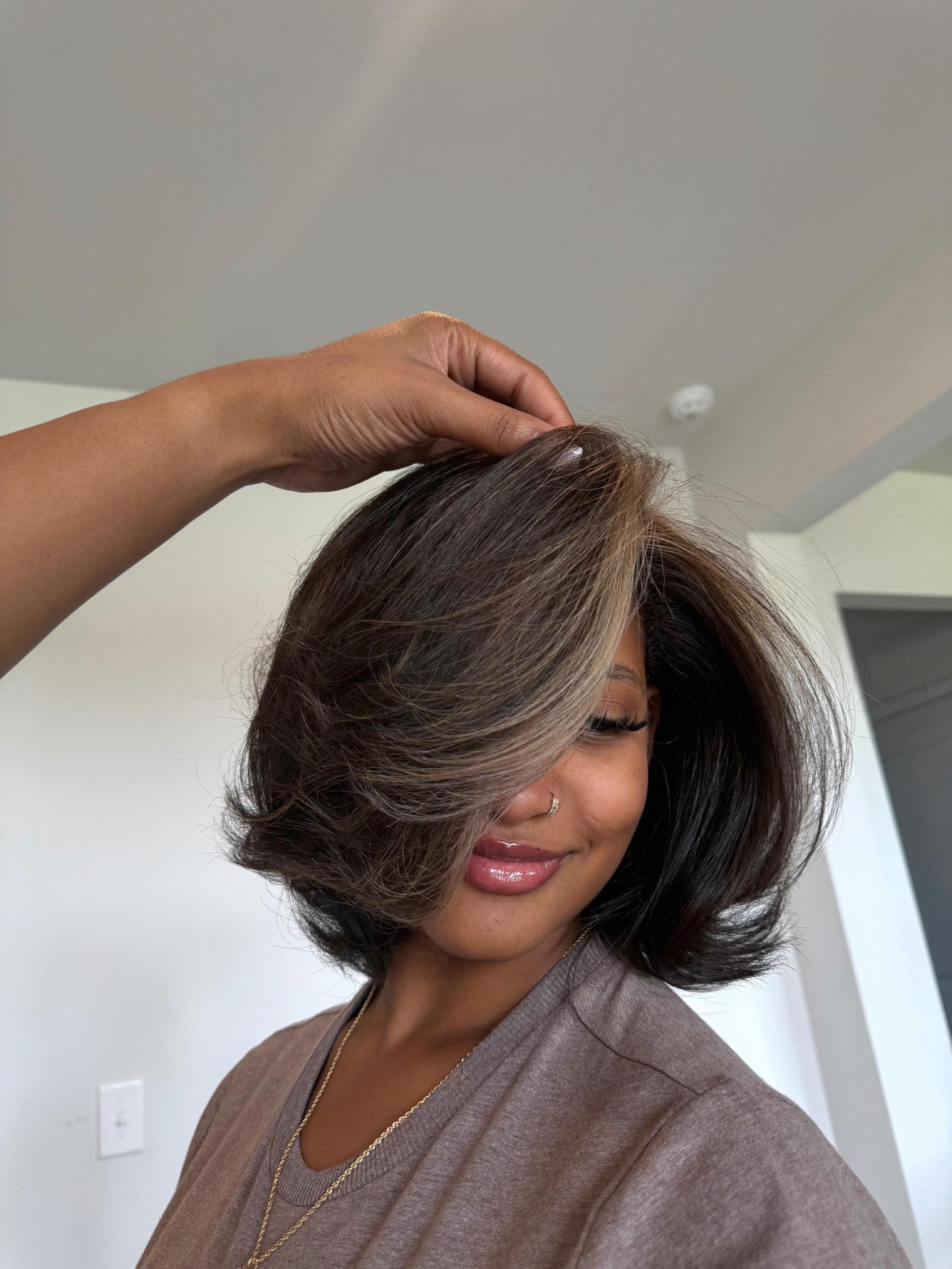 Dimensional Brown Bob With Honey Blonde Money Piece