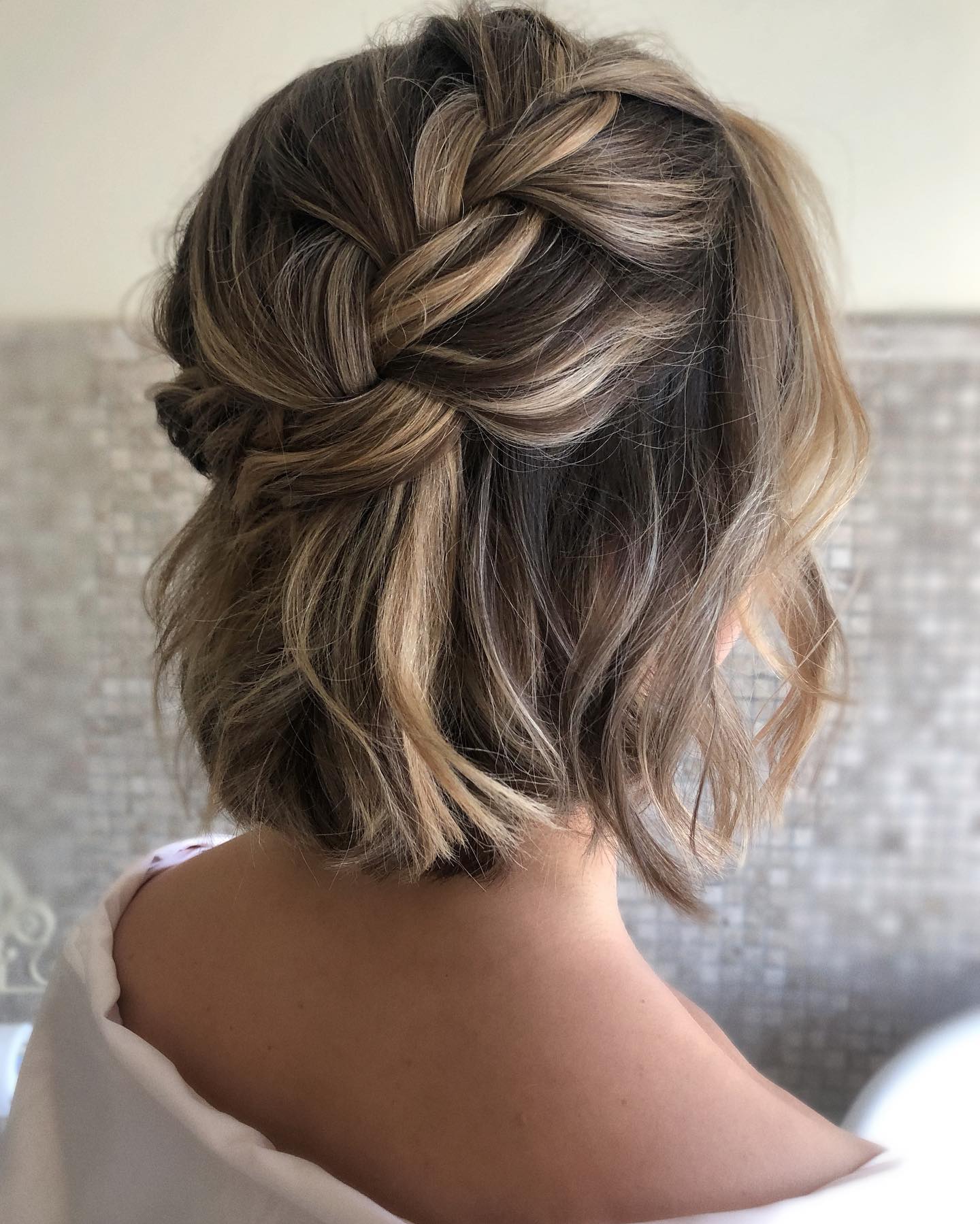 Effortless Braided Half-Up Waves