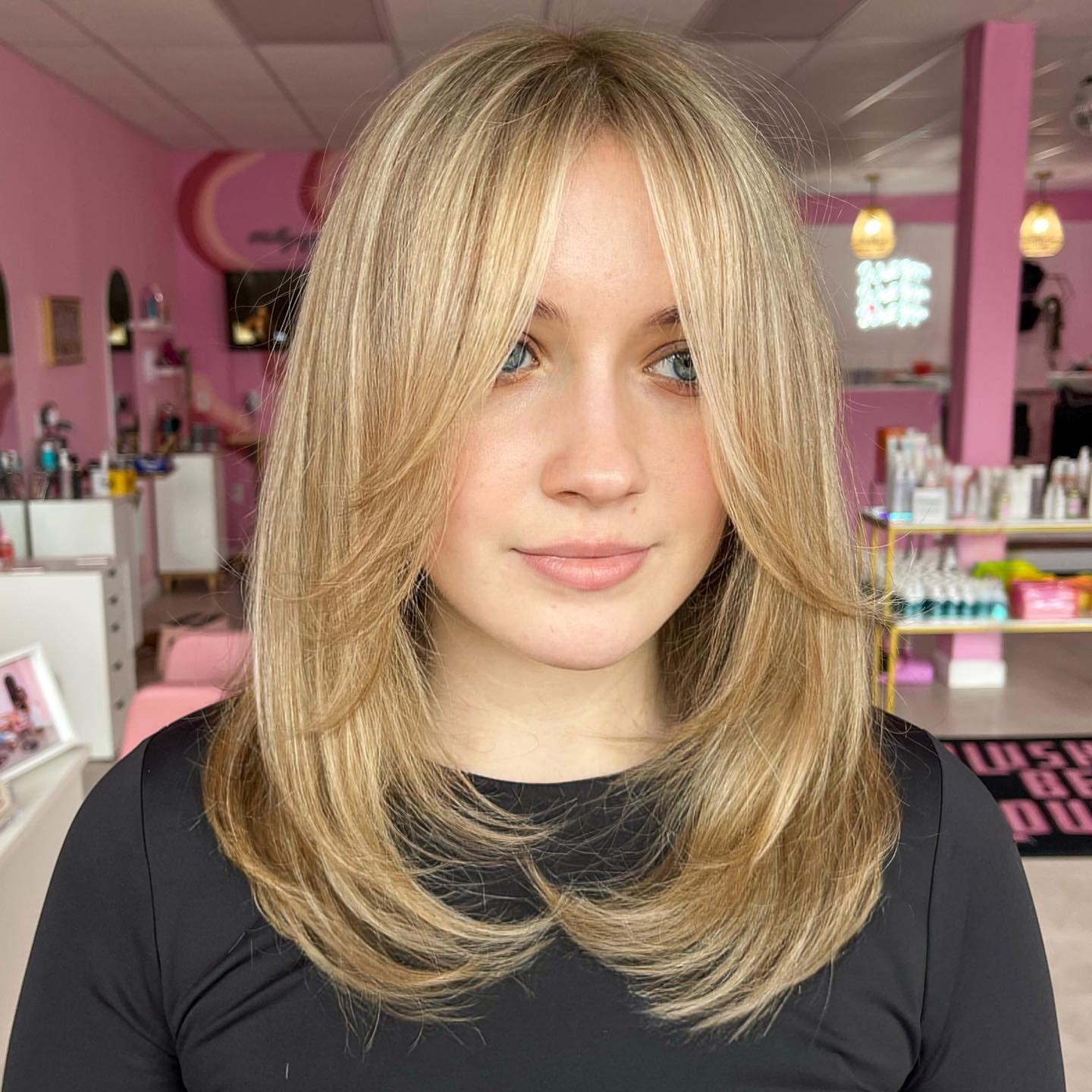 Effortless Face-Framing Layers With Curtain Bangs