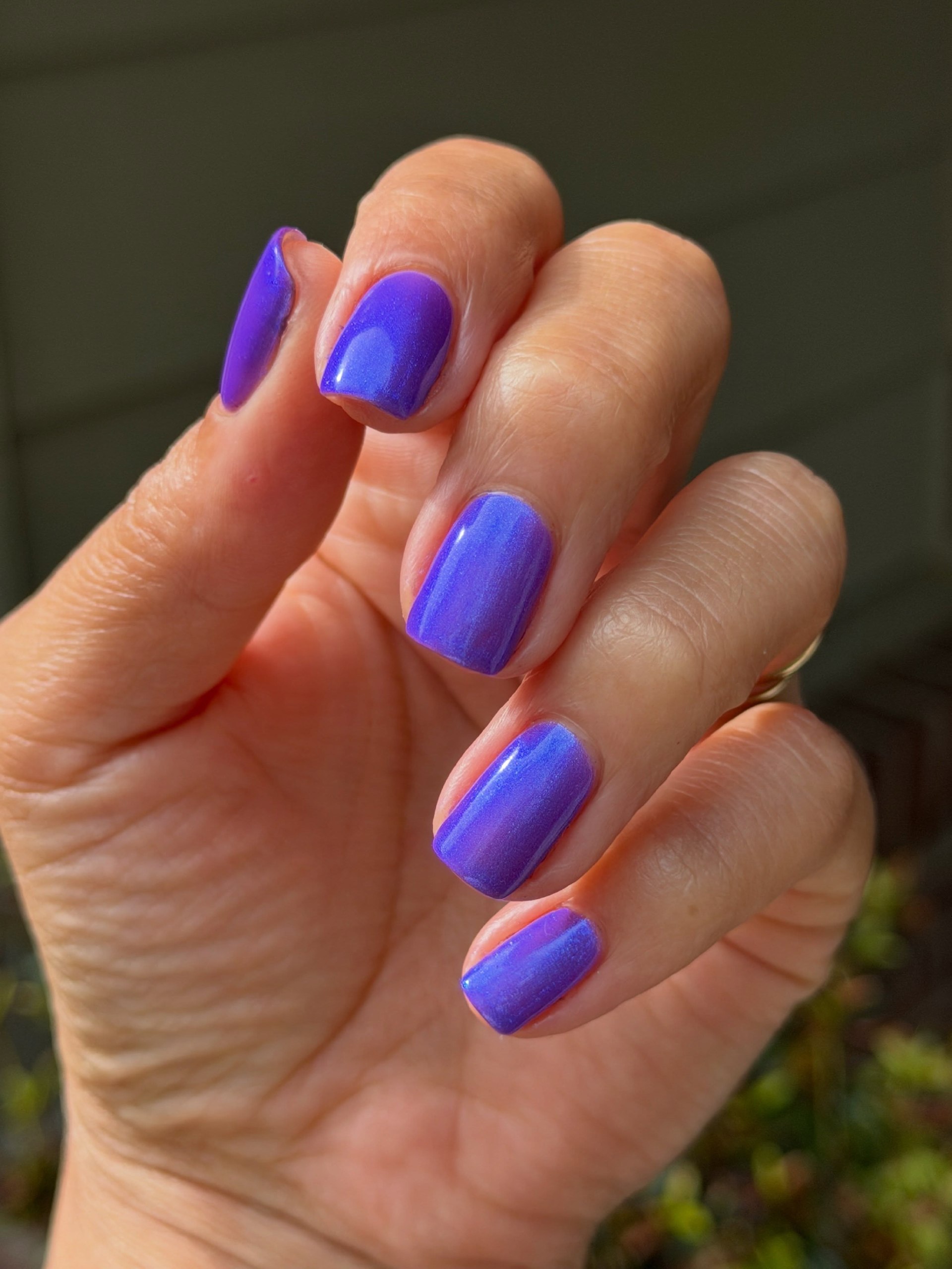 Electric Blue Aura Chrome Square Nails