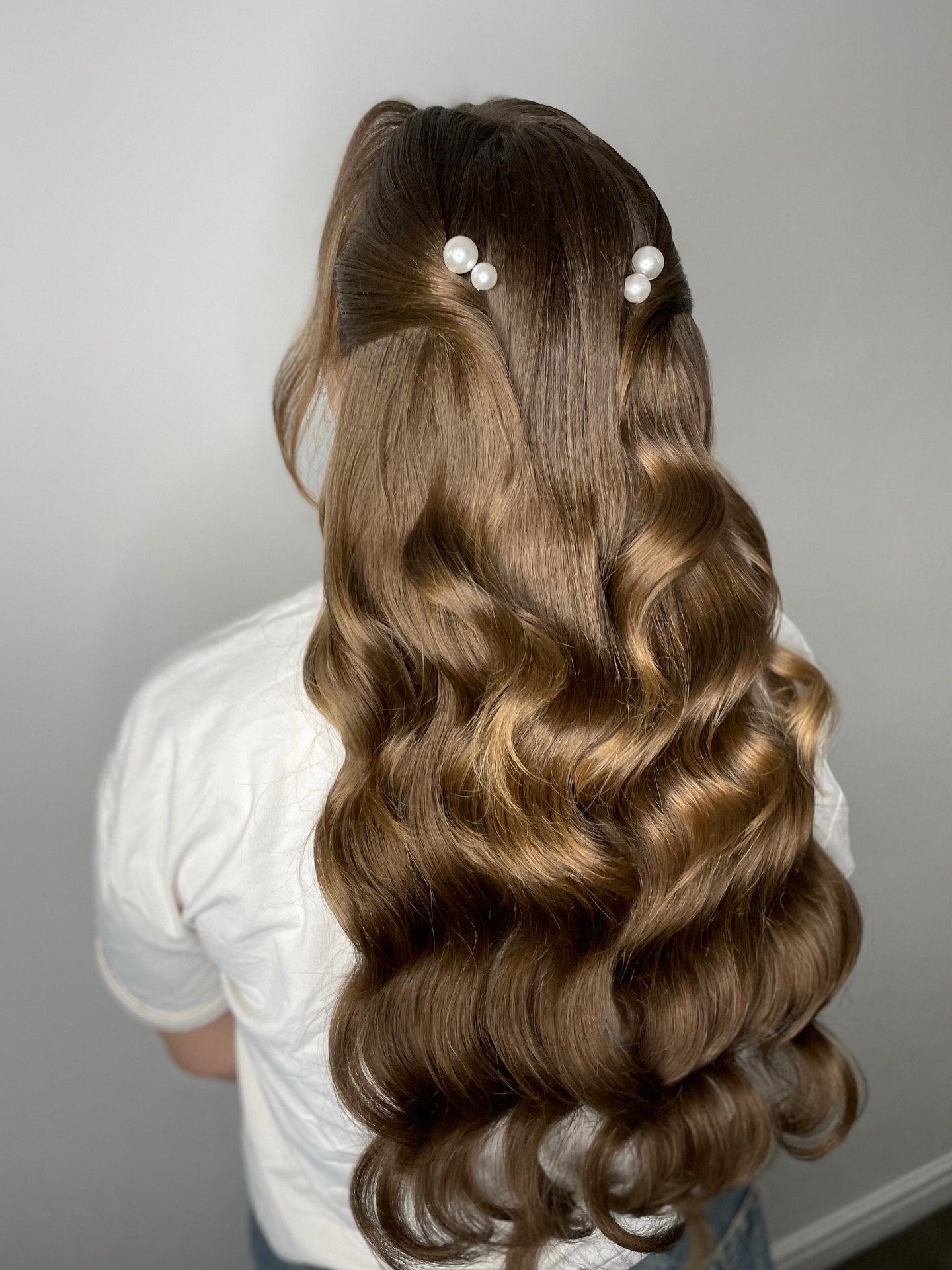 Elegant Deep Waves With Pearl Hair Pins