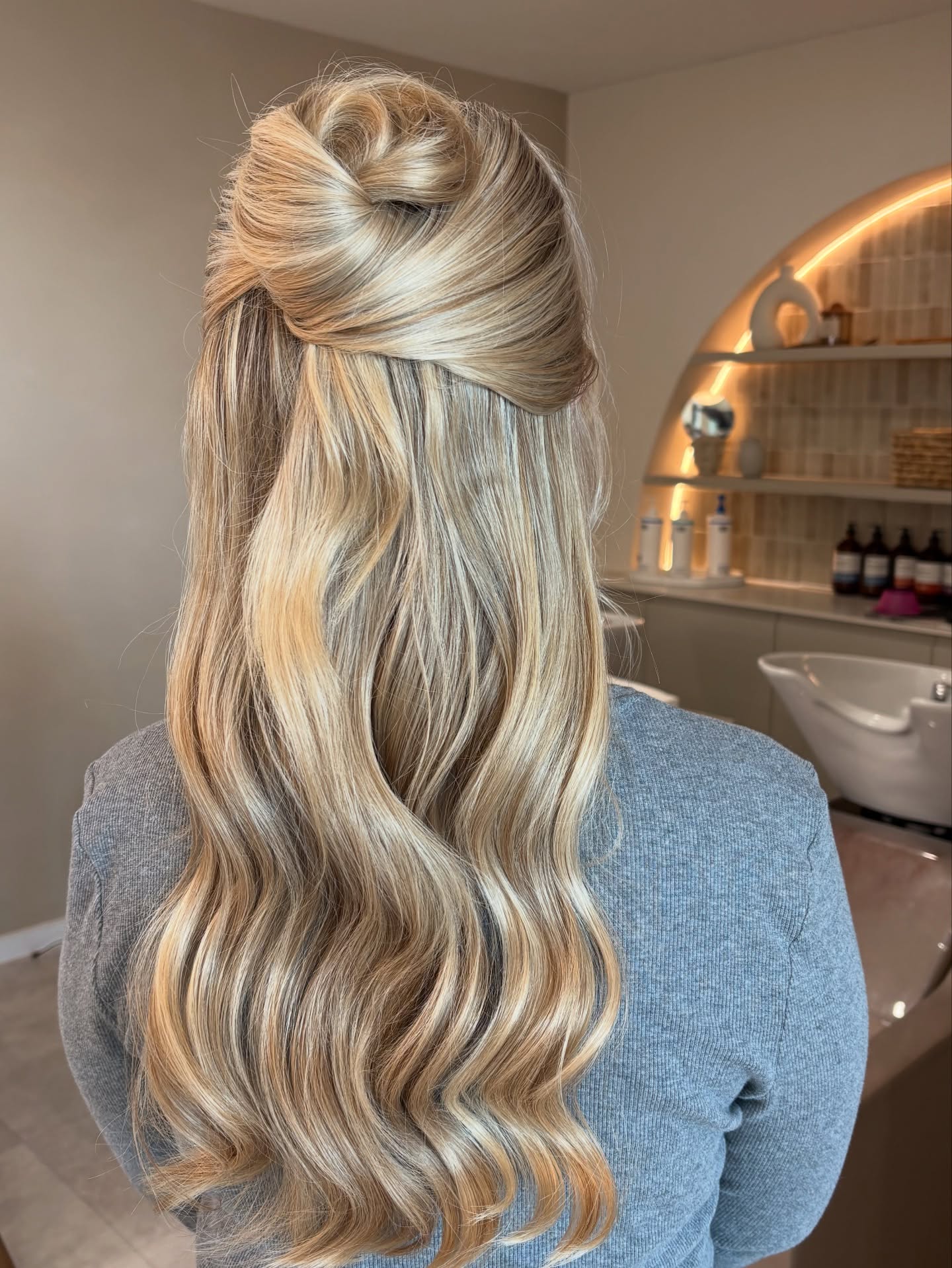 Elegant Twisted Half Up Half Down Blonde Waves