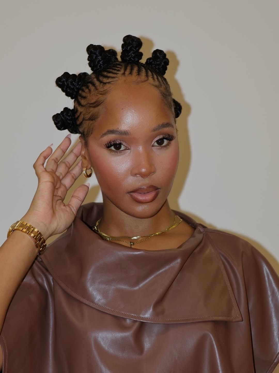 Elevated Bantu Knots With Defined Edges