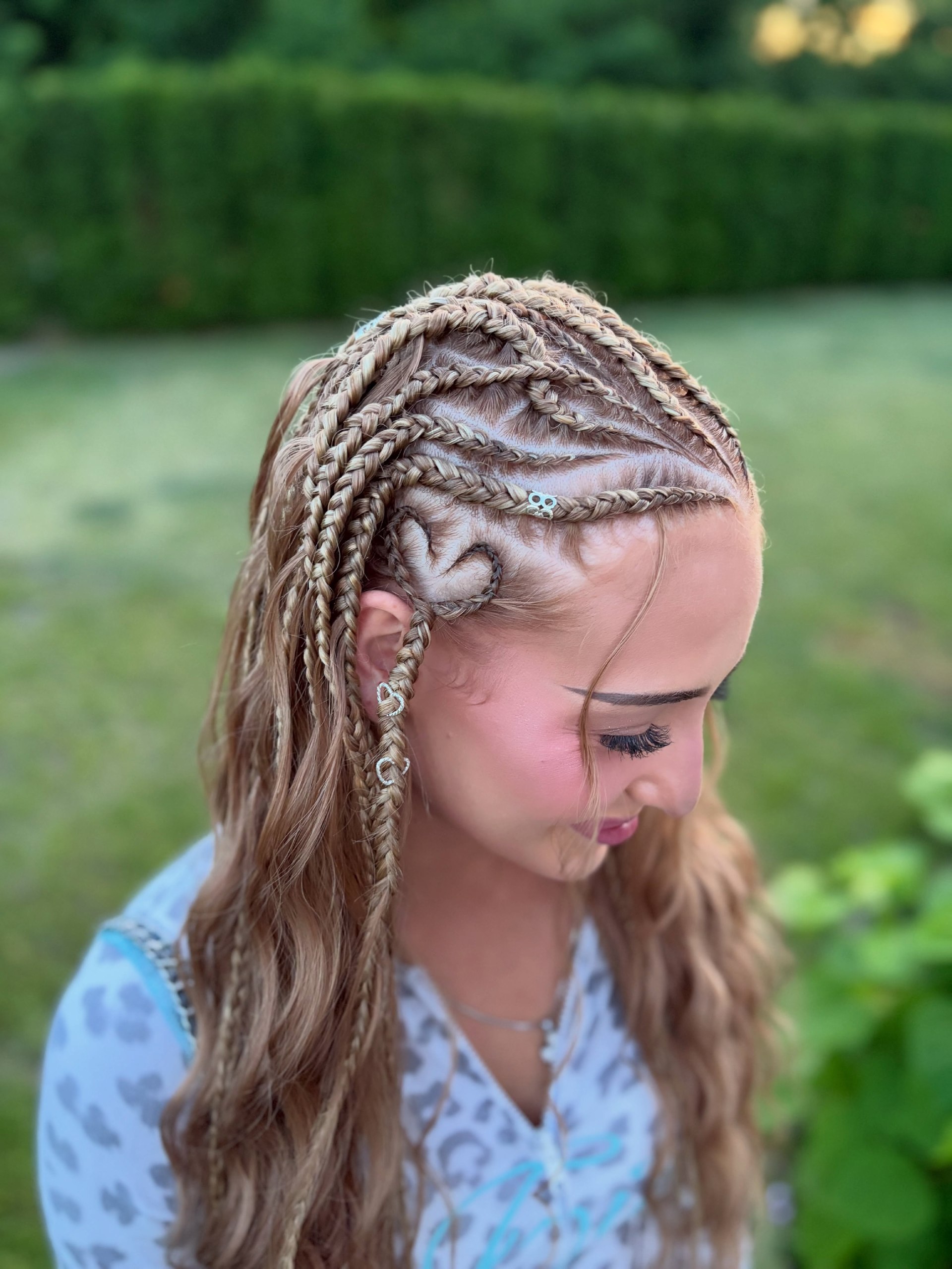 Heart Detail Micro Braids With Loose Waves