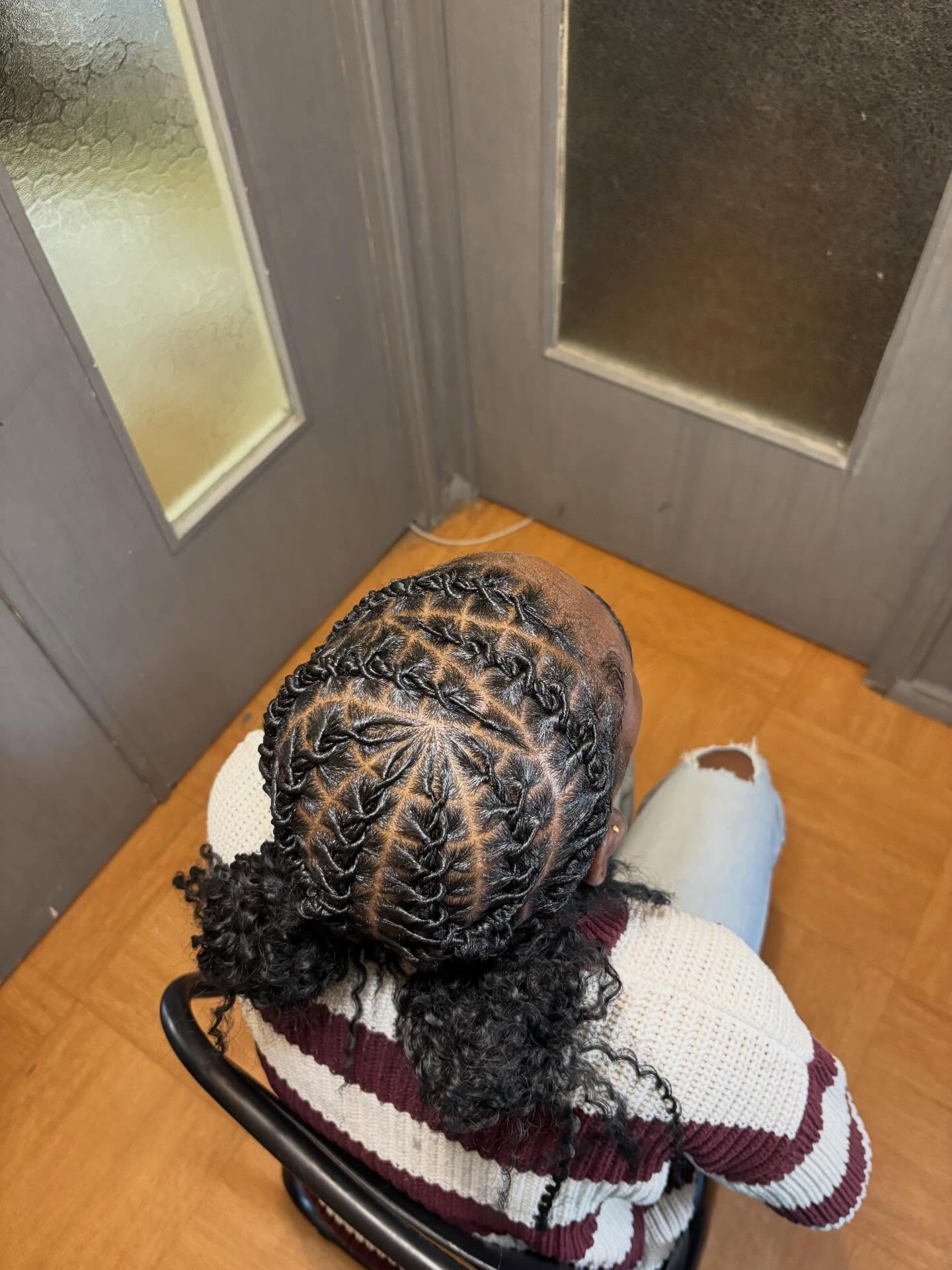 Intricate Diamond Pattern Barrel Twists