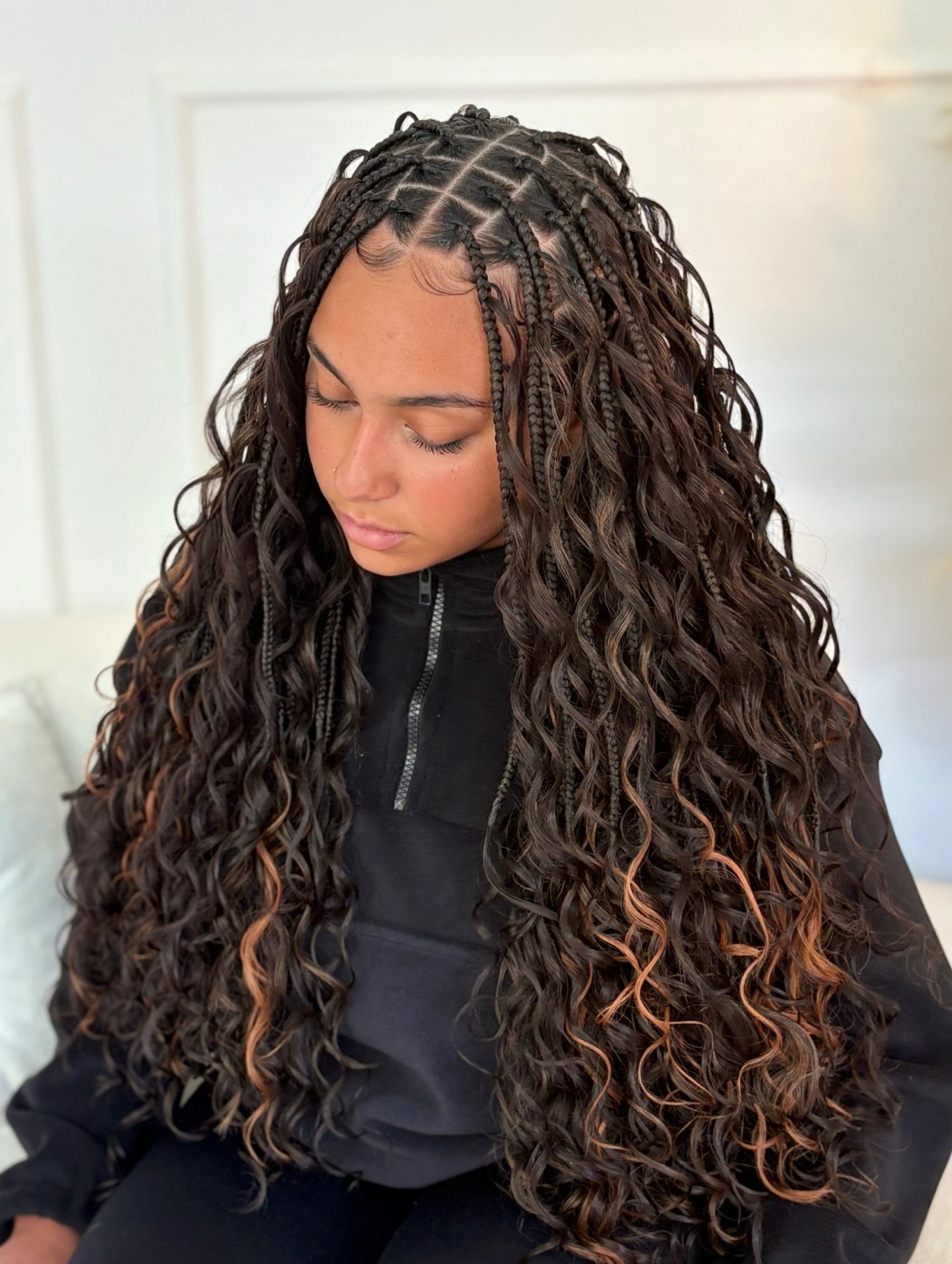 Long Boho Knotless Braids With Beachy Waves