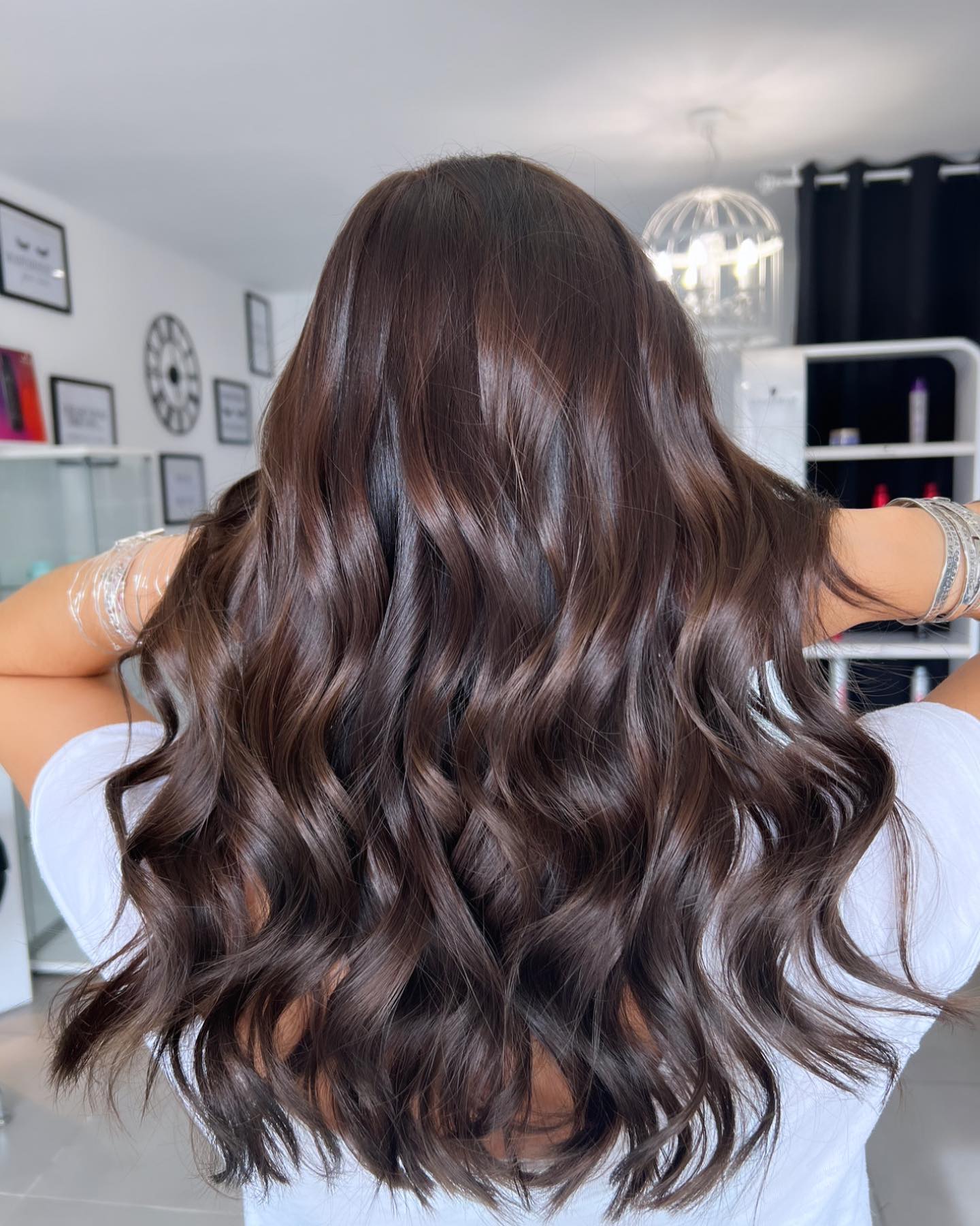 Rich Espresso Waves With Subtle Chocolate Undertones