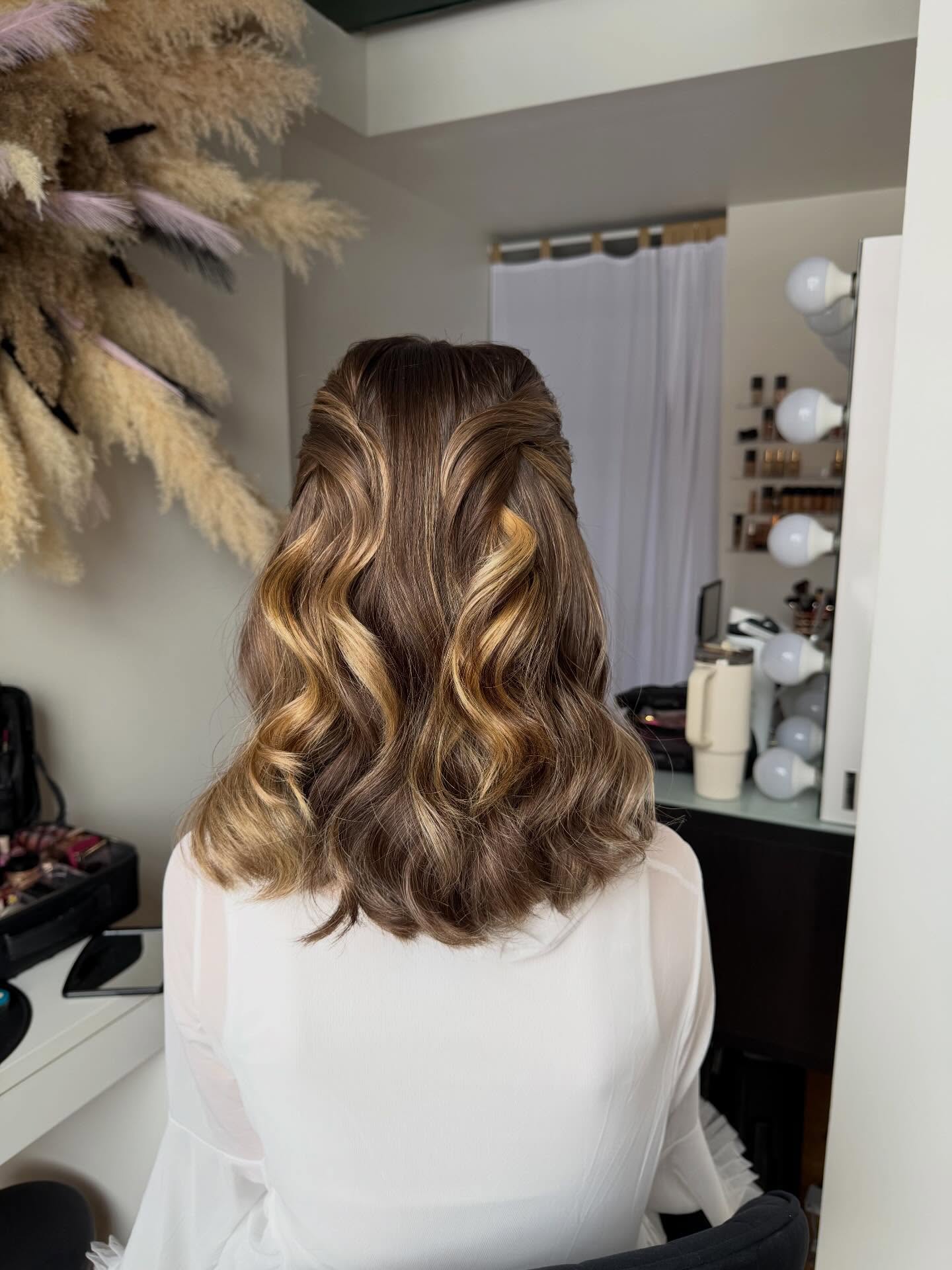 Soft Braided Half-Up Waves With Caramel Highlights