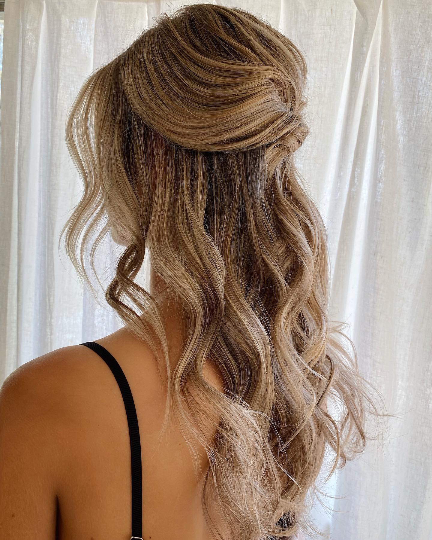 Twisted Half-Up Loose Waves