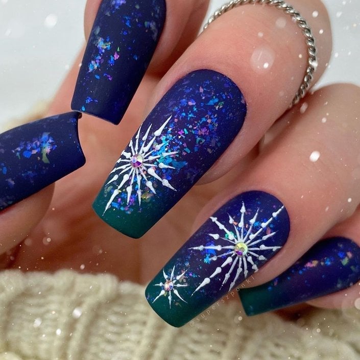Blue Snowflake Nails 2026: Cozy Winter Vibes