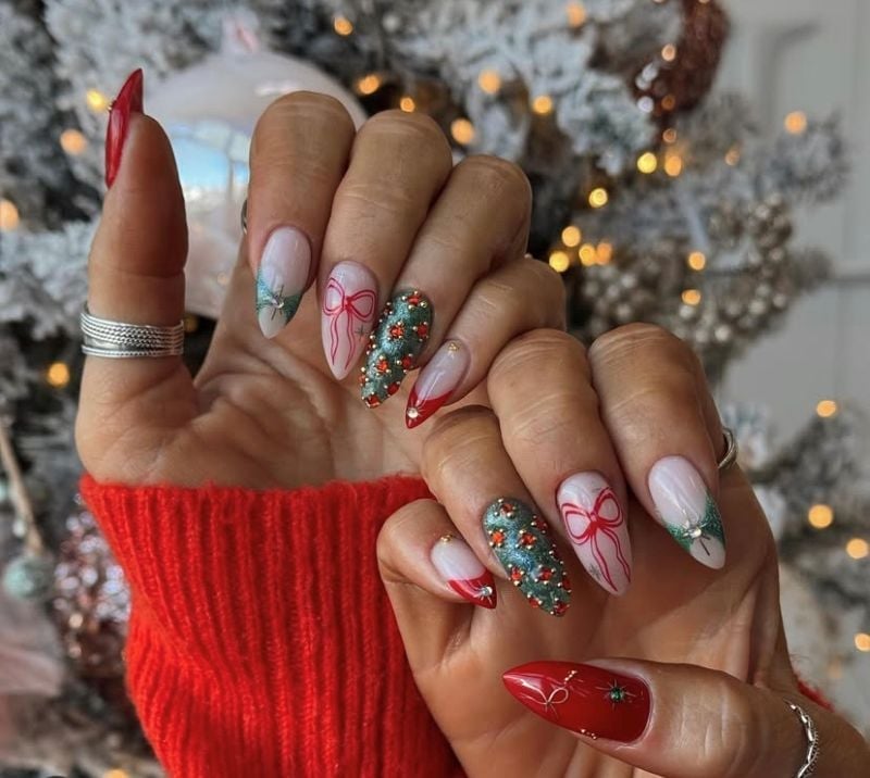 95 Fun & Festive Christmas Nails to Copy in 2026 - Chaylor & Mads