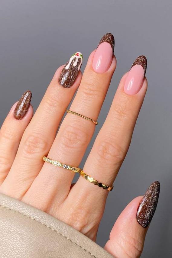 Christmas Pudding Glitter Long Almond Nails Christmas Pudding Glitter Long Almond Nails — Christmas Dip Nails