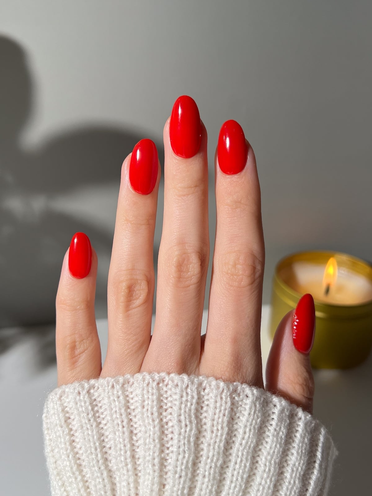 Glossy Bright Red Short Oval Nails Glossy Bright Red Short Oval Nails — Christmas Dip Nails