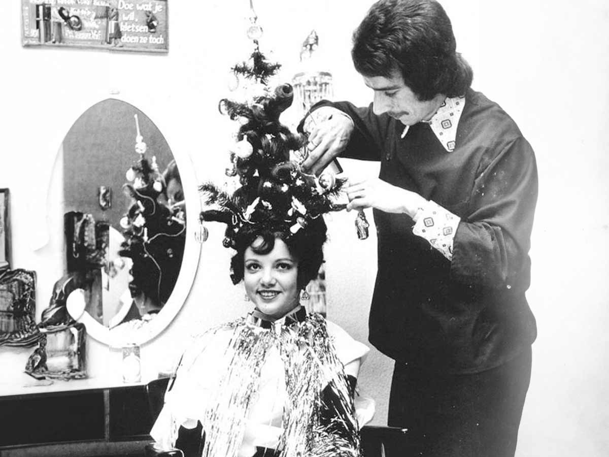 Dark Stacked Bob Christmas Tree Style — Christmas Hair Styles