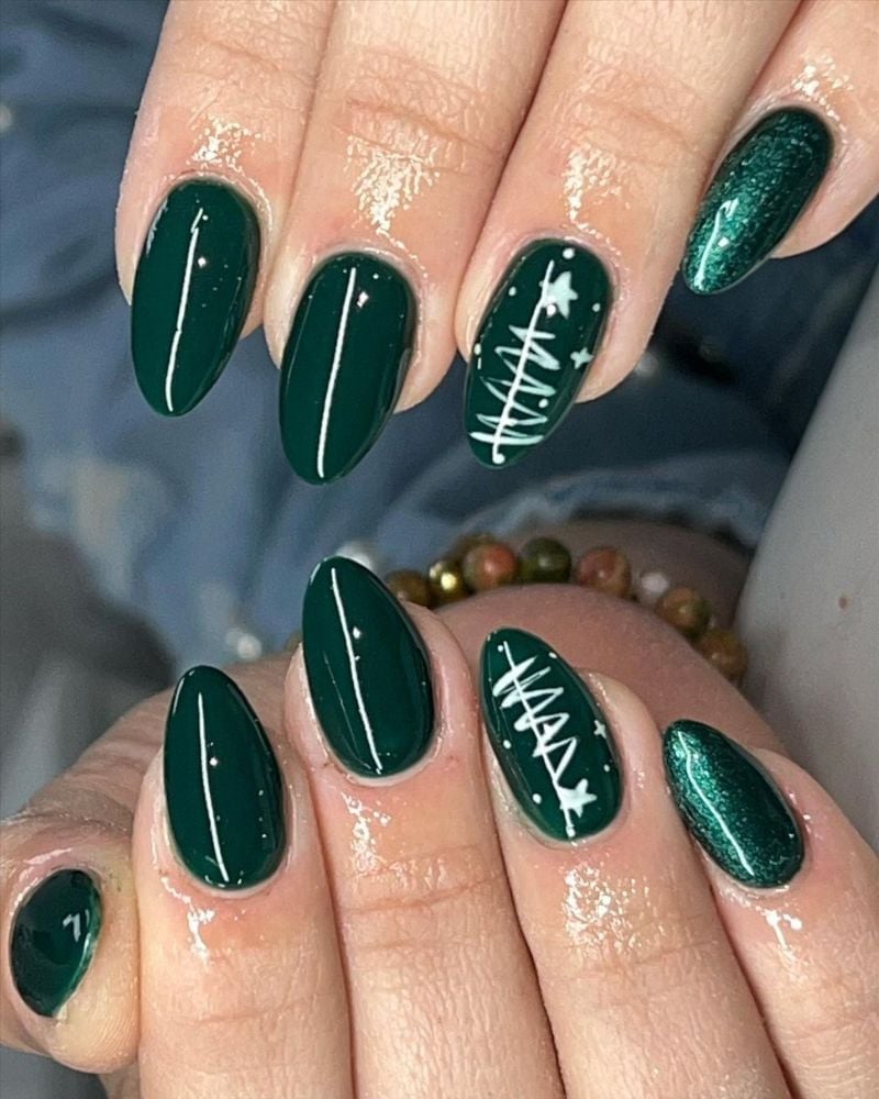 Short Oval Forest Green With White Tree Lines — Christmas Tree Nail Art