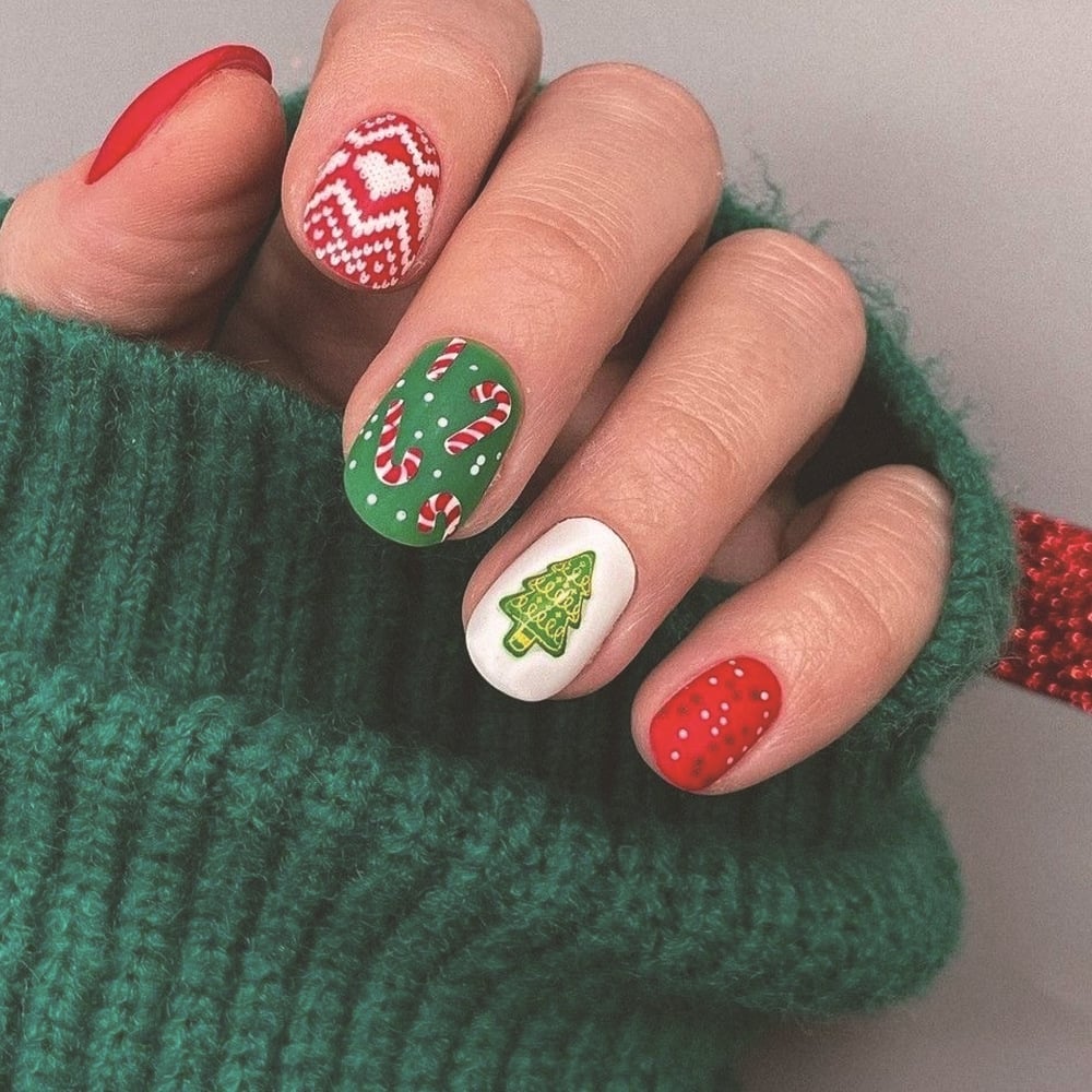 Short Square Red White Green Christmas Art — Christmas Tree Nail Art