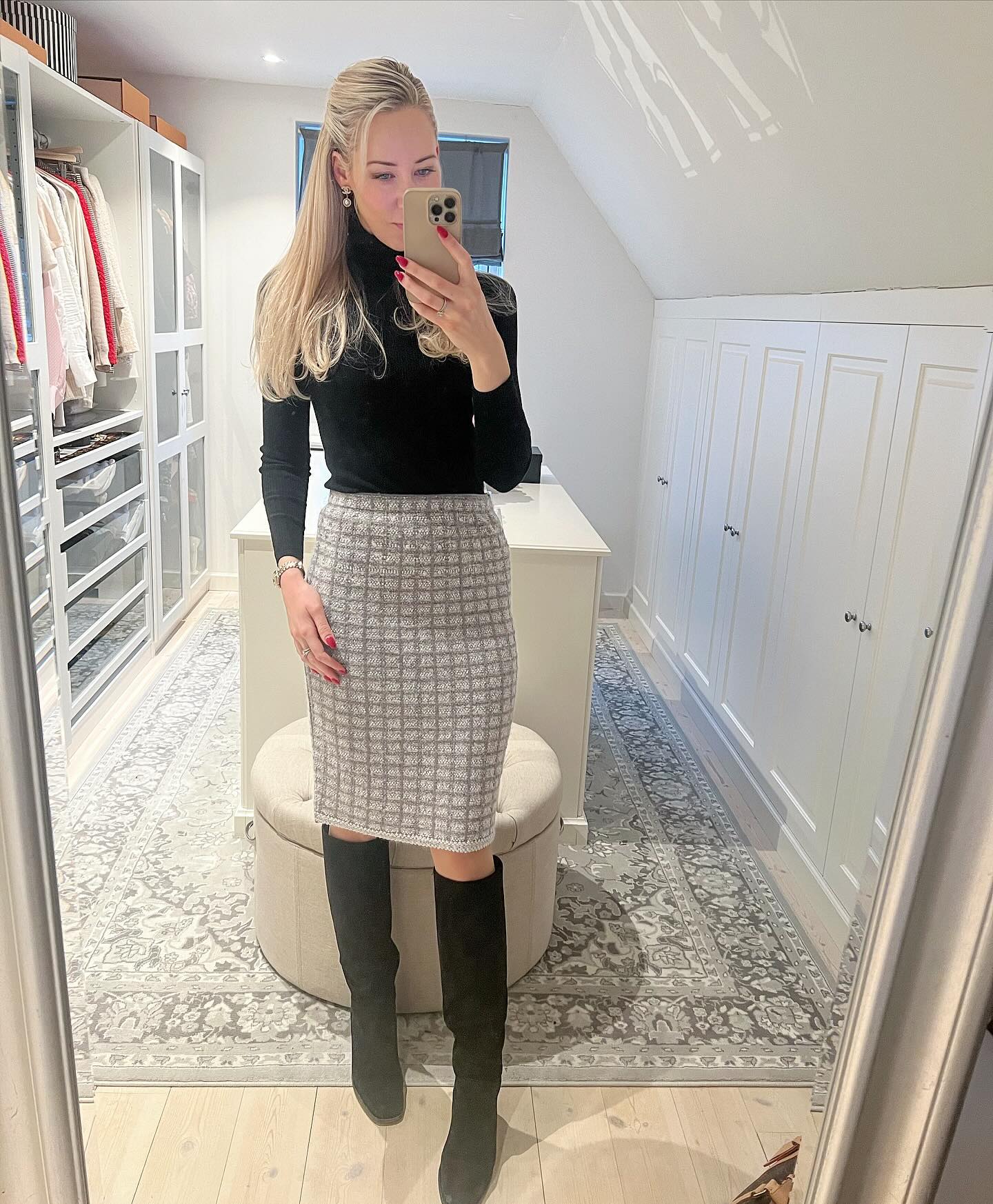 Classic Tweed Skirt and Black Turtleneck Winter Look