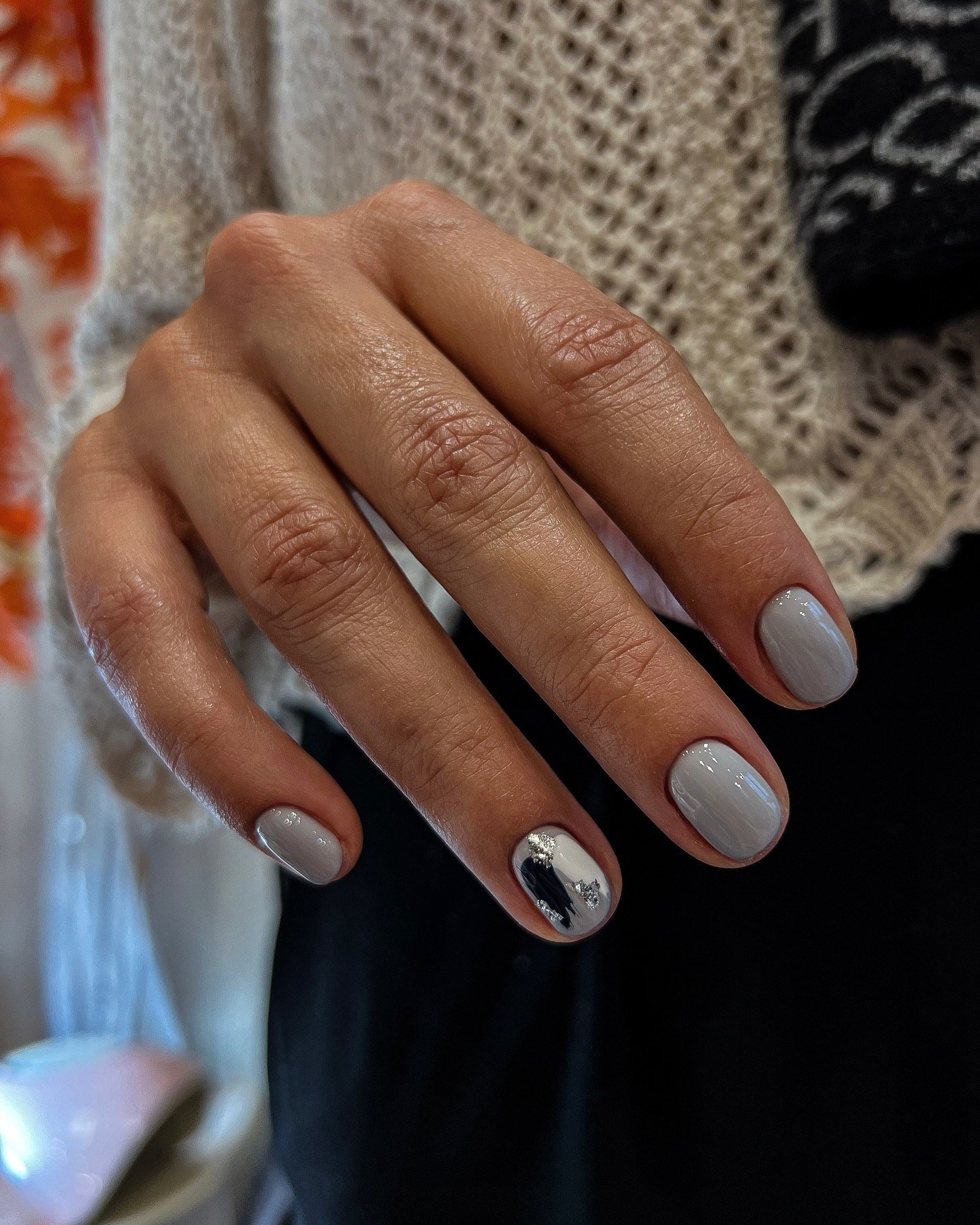 Cool Grey Abstract Chrome Accent Nails