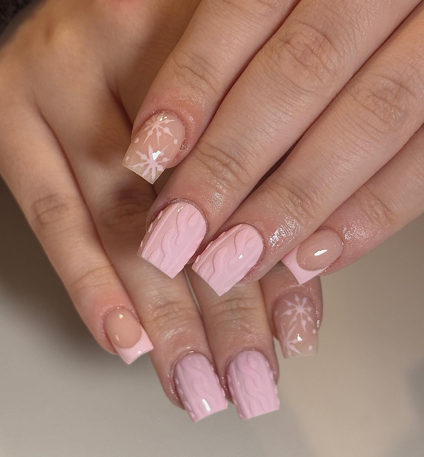Cozy Pastel Snowflake Cable Knit Nails