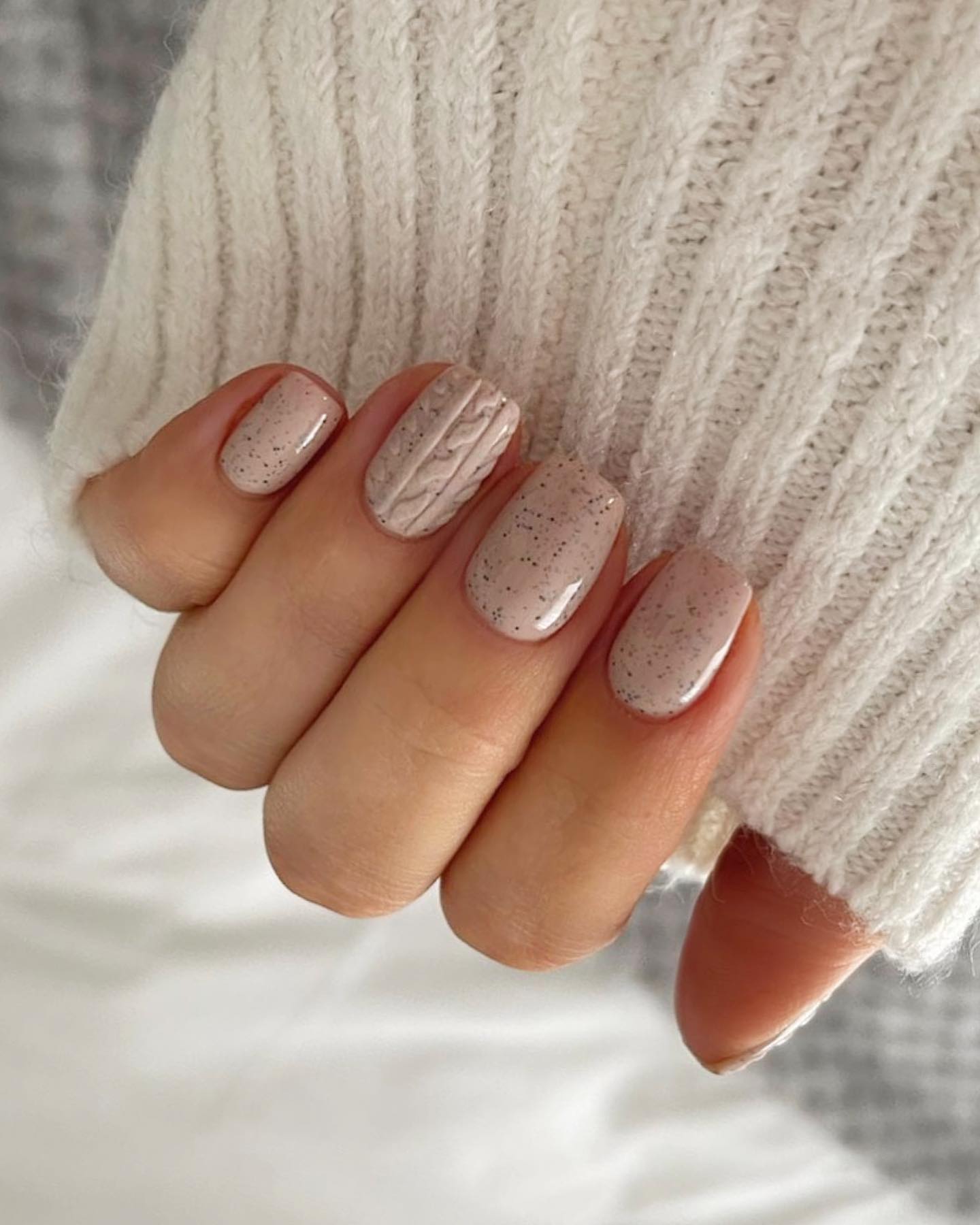 Cozy Speckled Knit Textured Winter Nails