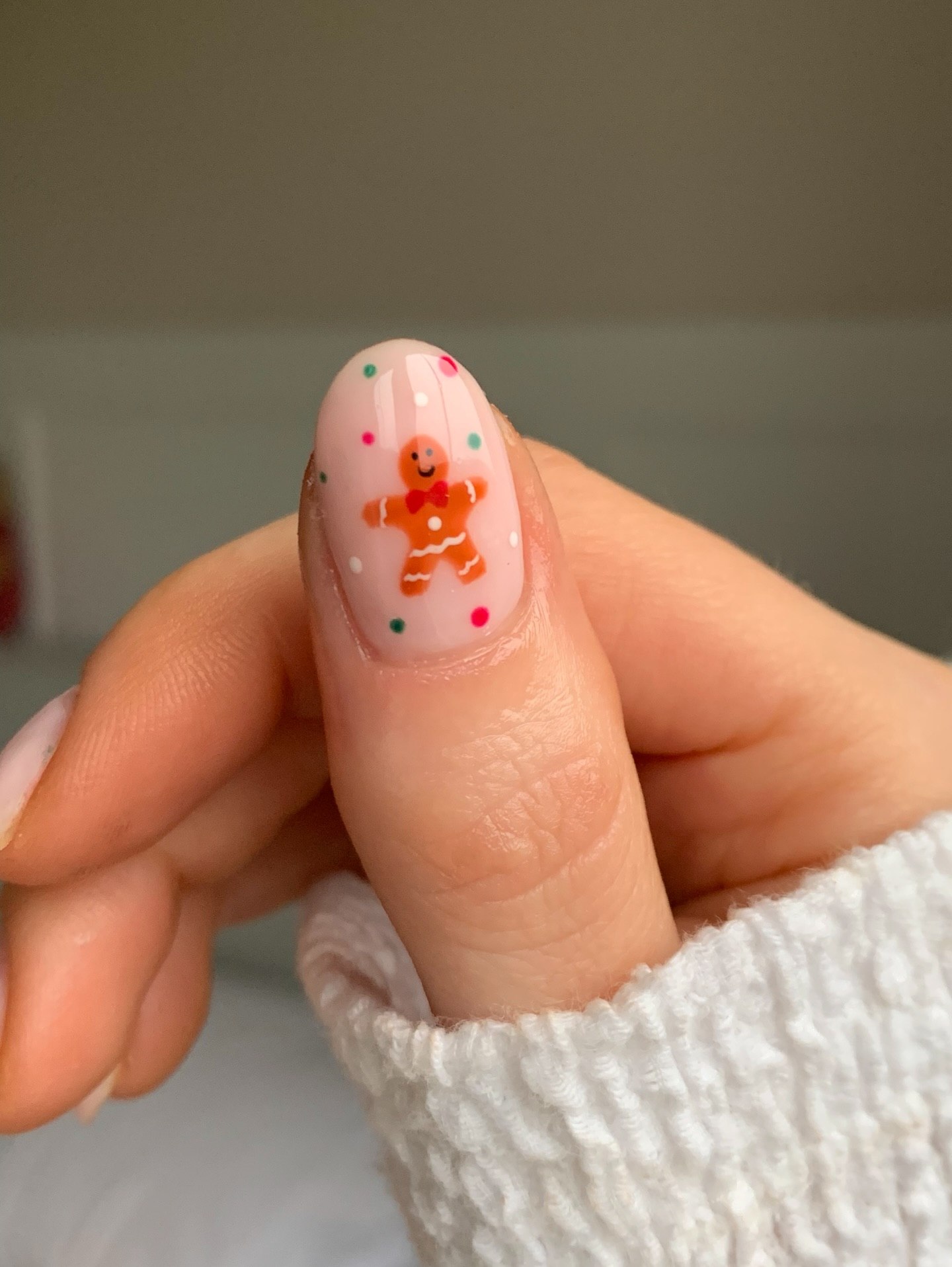 Cute Gingerbread Man & Polka Dot Nails