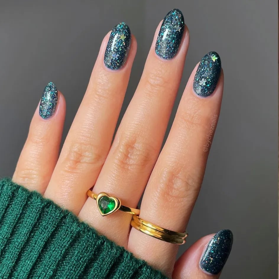 Medium Almond Dark Green Glitter with Stars — Dark Green Christmas Nails