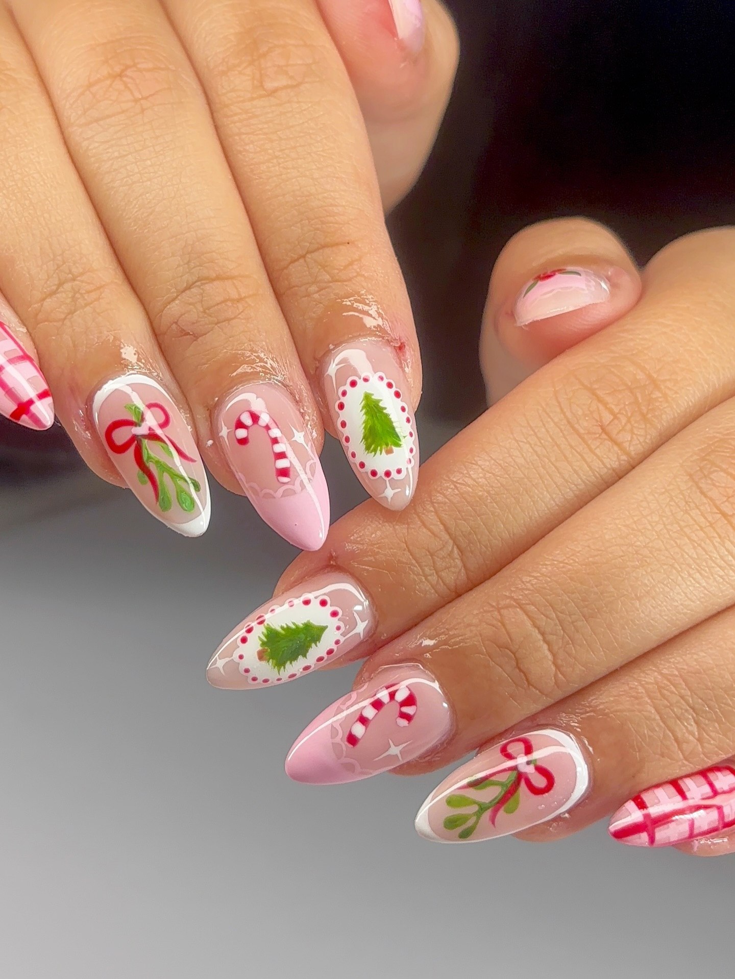 Festive Christmas Almond Art Nails