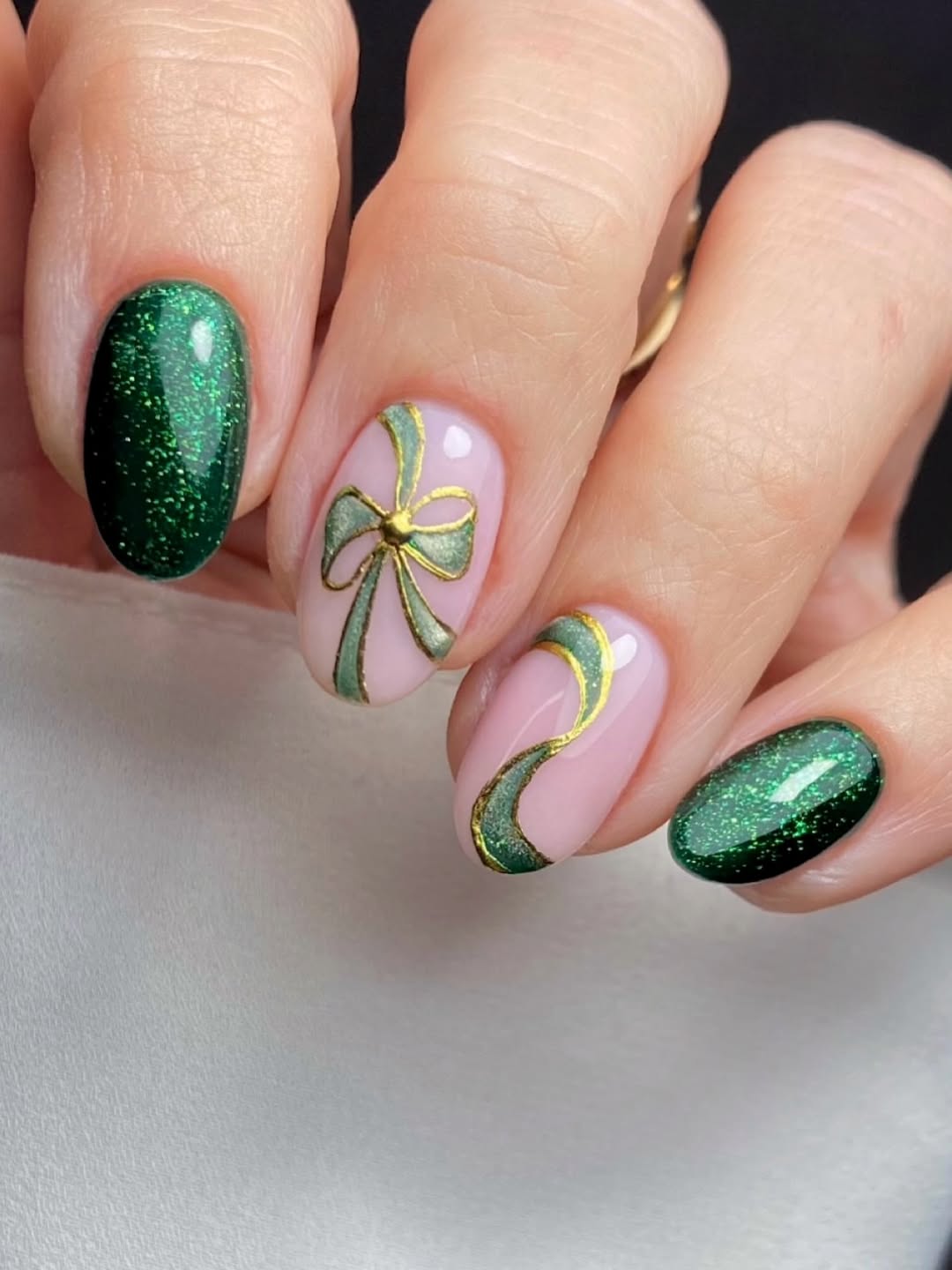 Green Bow Christmas Oval Nails