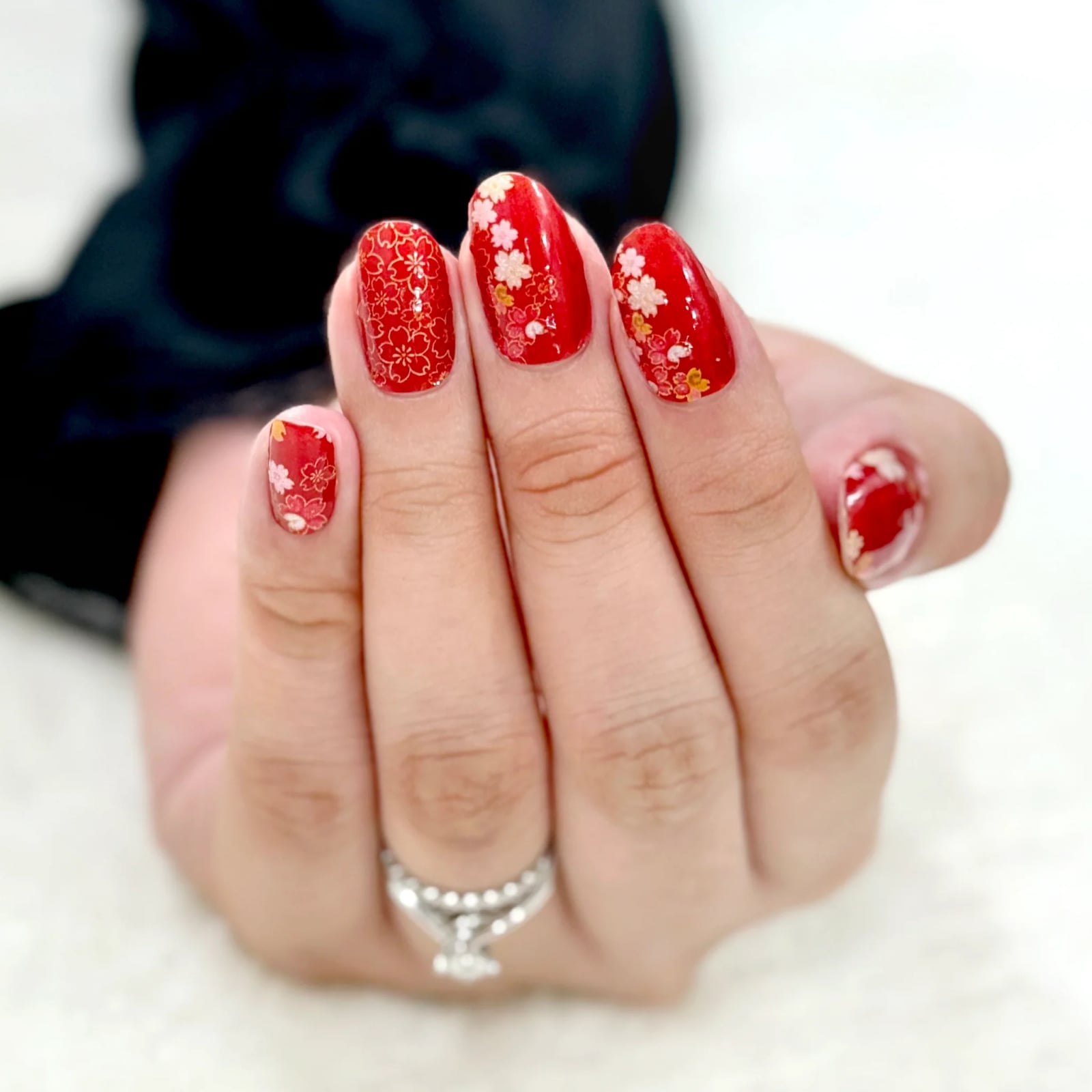 Medium Oval Nails Red Flowers Glitter — Lunar New Year Nails