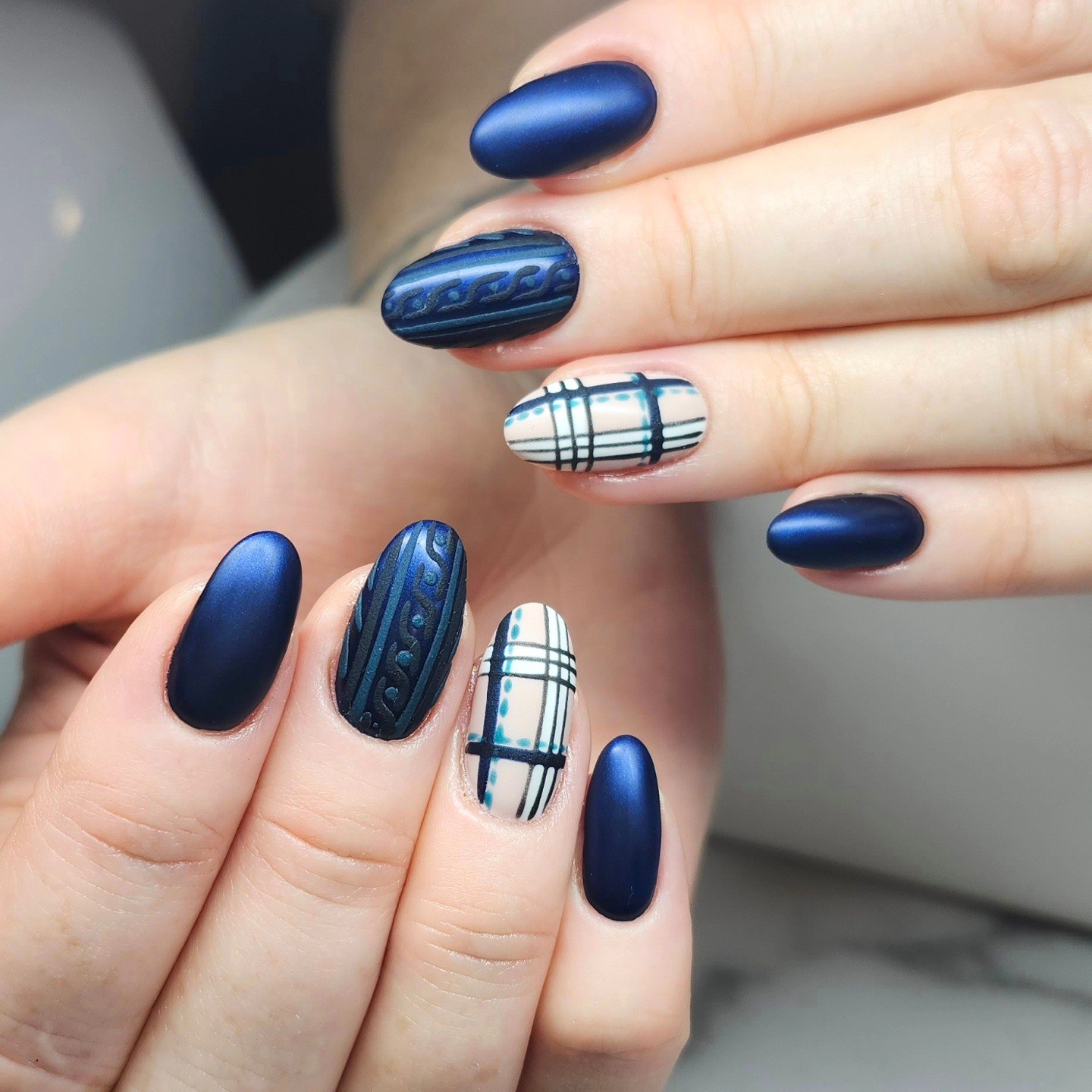 Matte Navy Blue Sweater & Plaid Nail Art