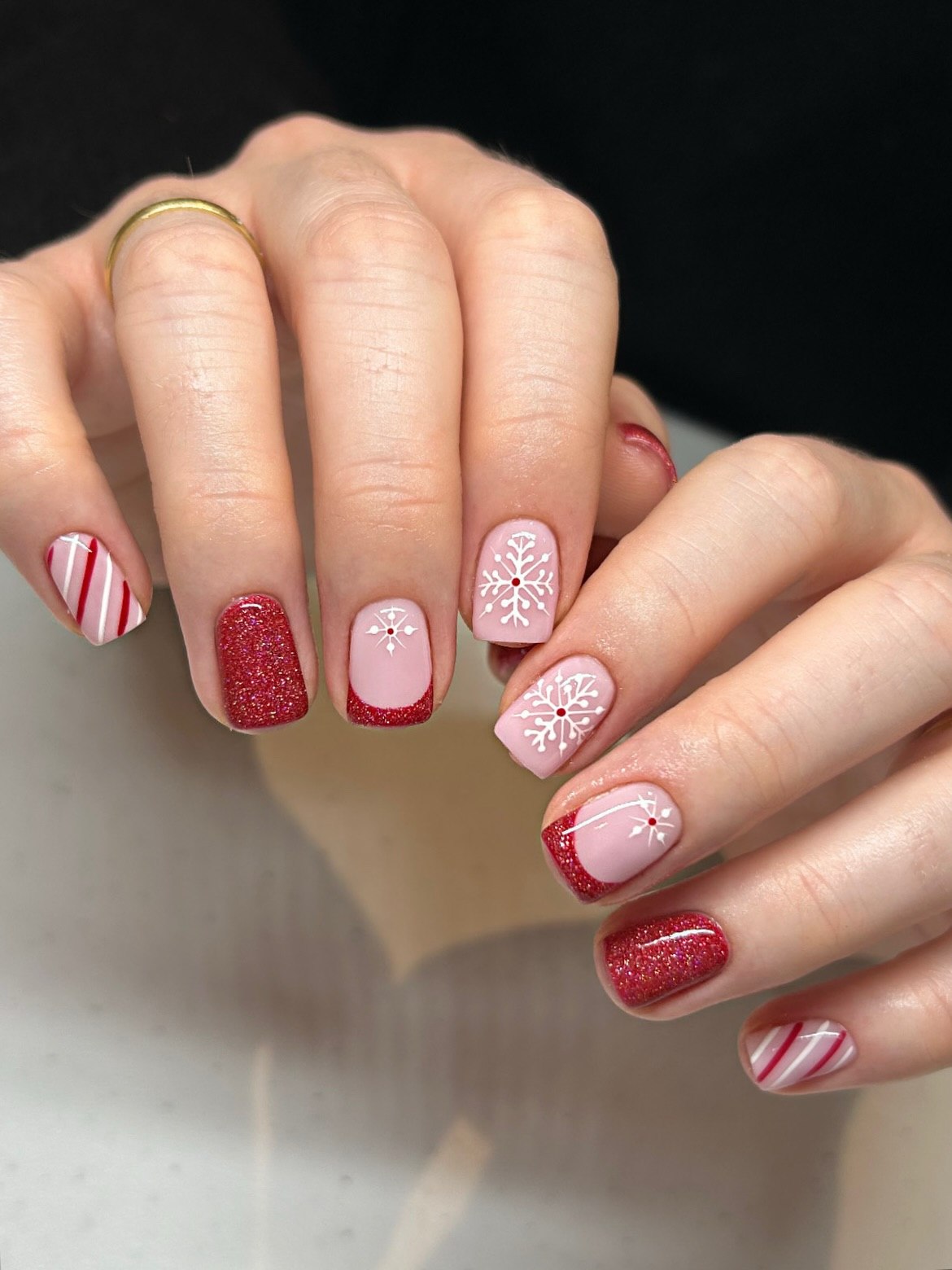 Sparkly Red & White Snowflake Christmas Nails
