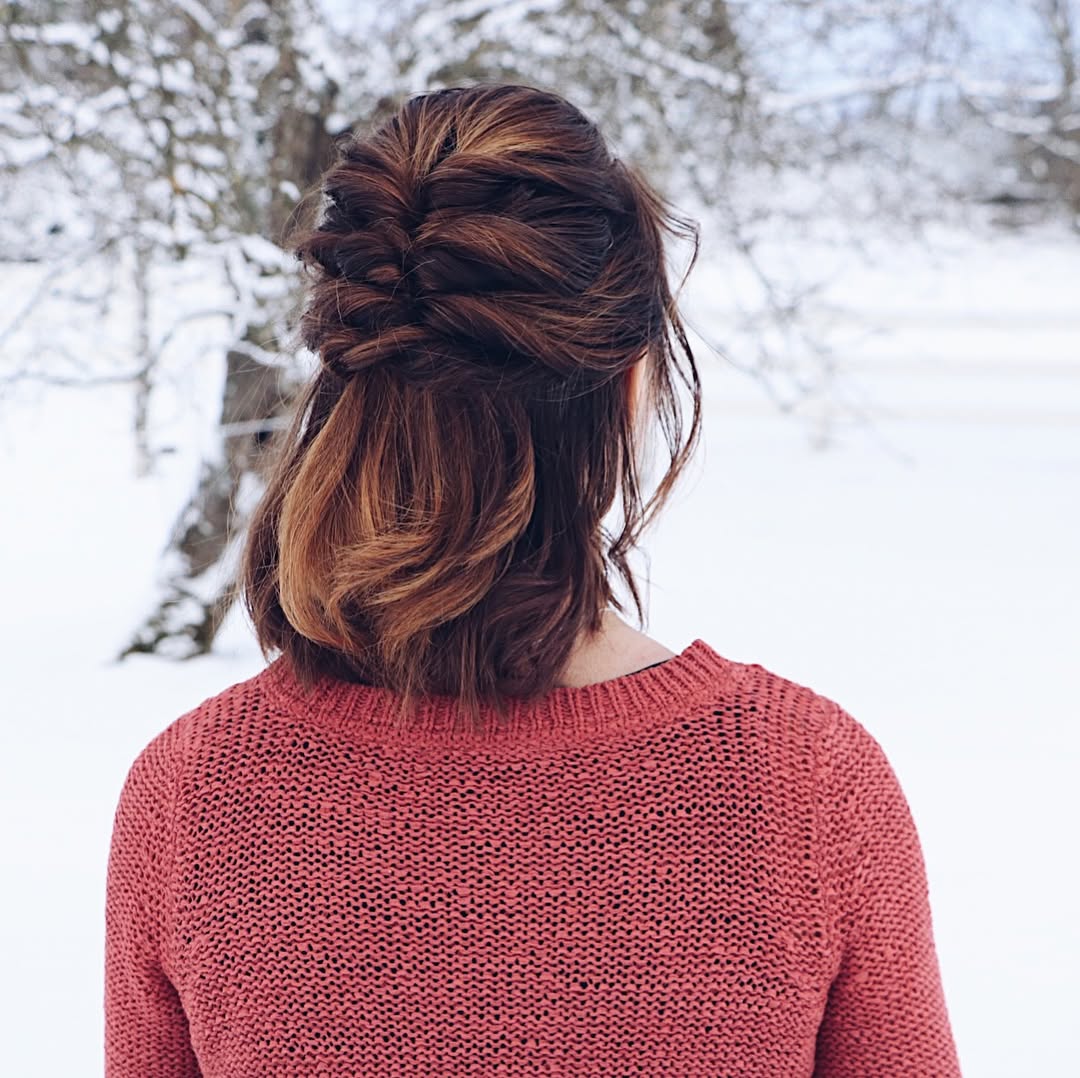 Twisted Half-Up With Loose Waves For Winter
