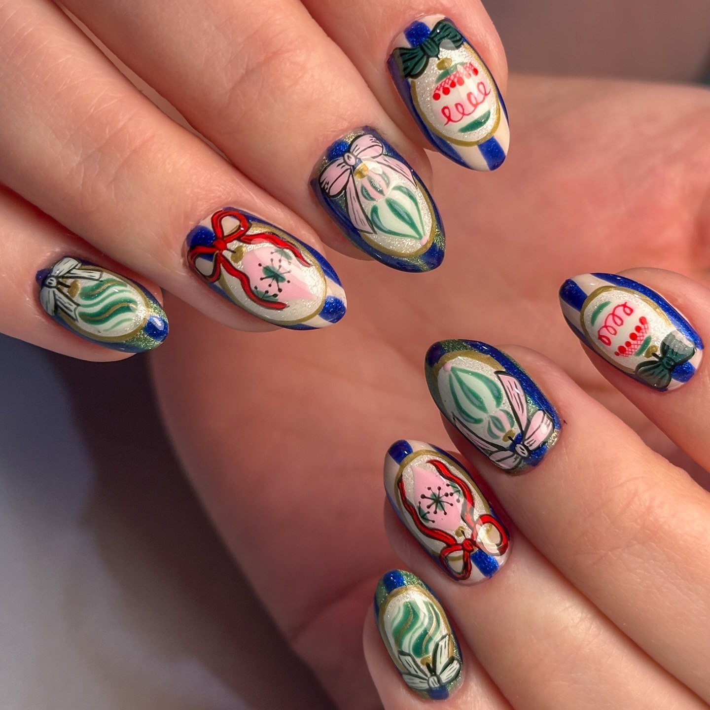 Vintage Christmas Ornament Oval Nails