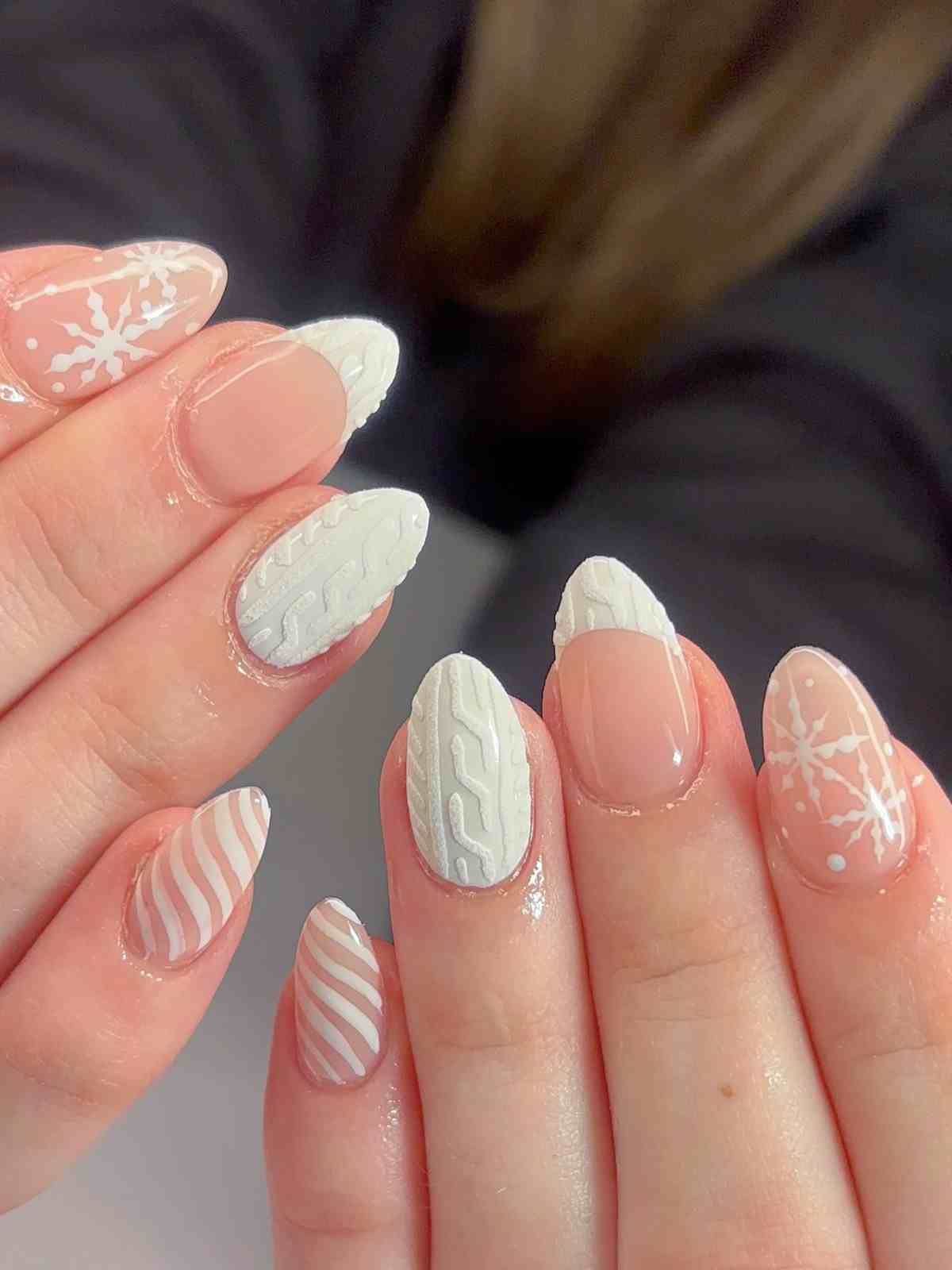 Almond Nails With Sweater Texture And Snowflakes — Winter Christmas Nails