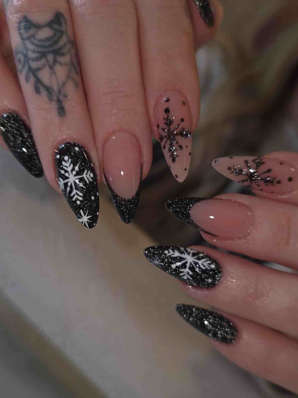 Long Stiletto Black Glitter French Tips — Winter Christmas Nails