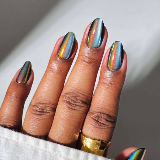 Medium Almond Gold Chrome Nails — Winter Chrome Nails