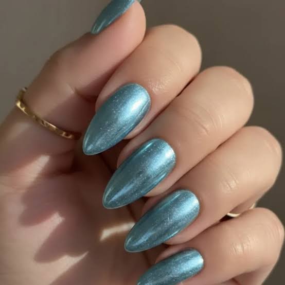 Short Almond Icy Blue Chrome — Winter Chrome Nails
